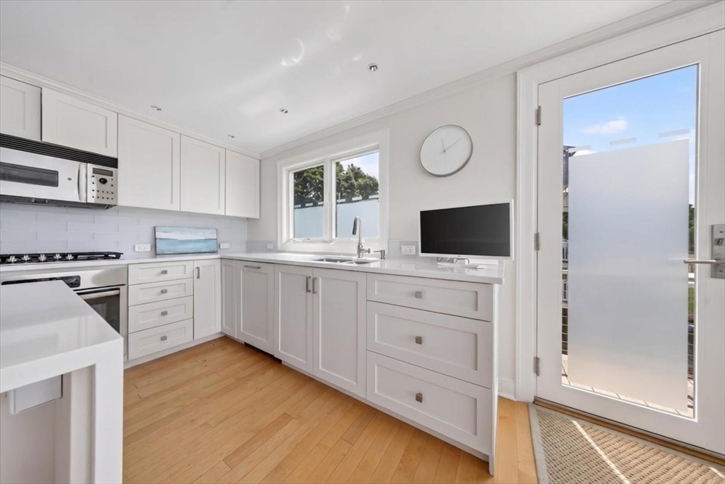9 Beach Road