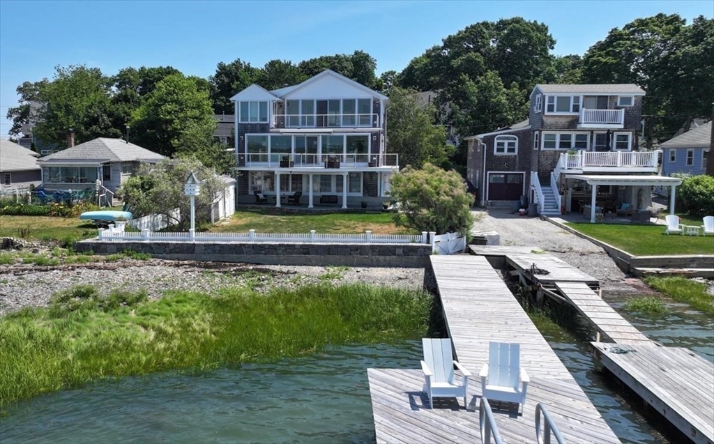 9 Beach Road