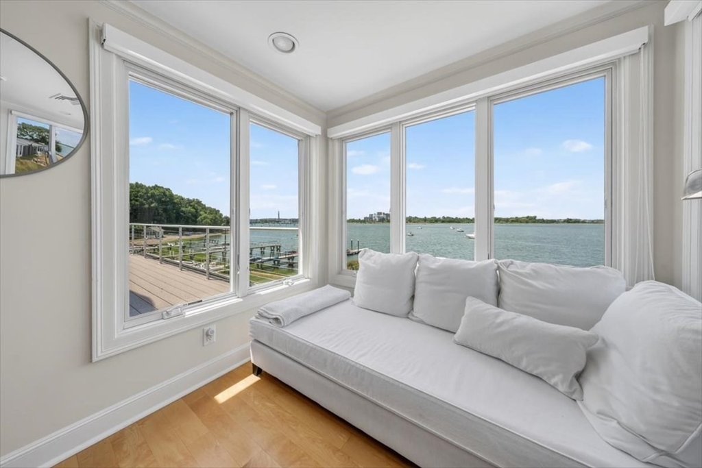 9 Beach Road
