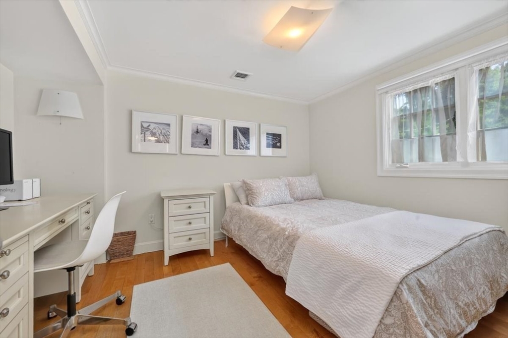 9 Beach Road