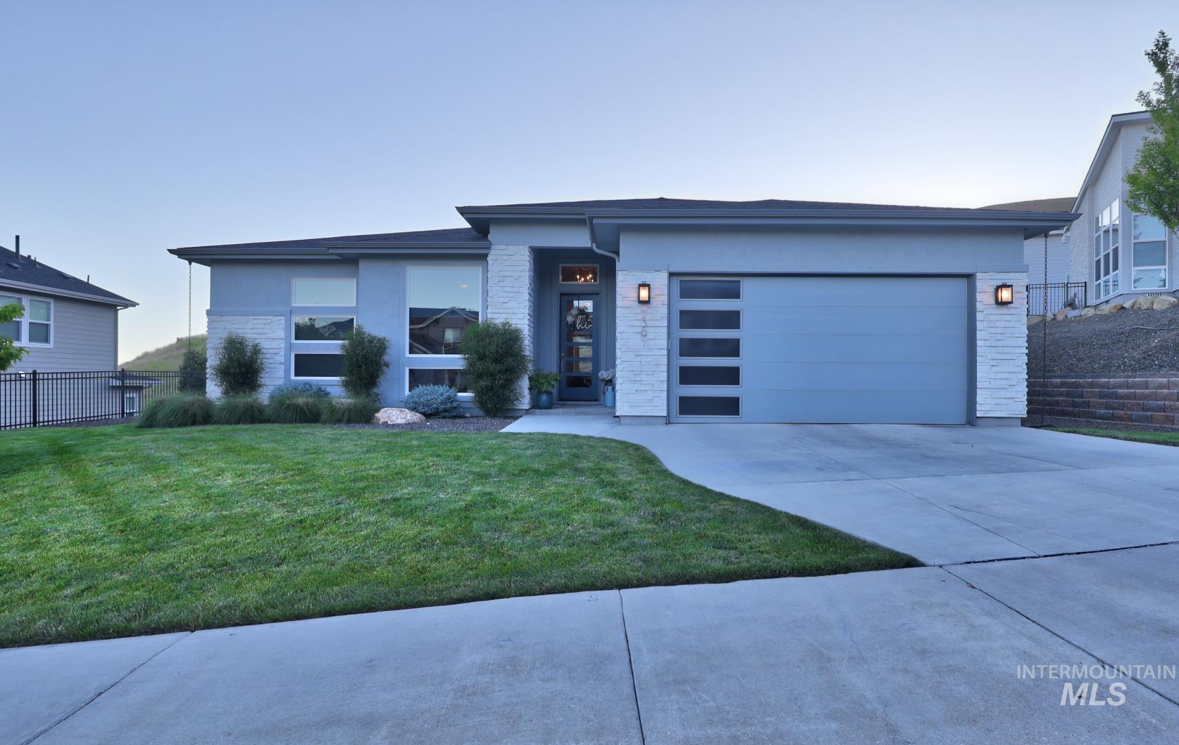 2397 S Trapper Pl