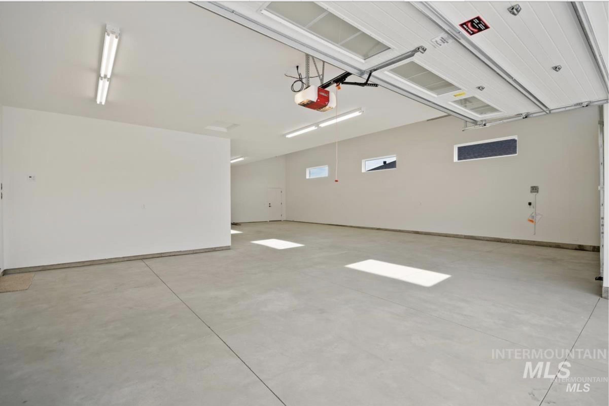 1424 E Azan Ct