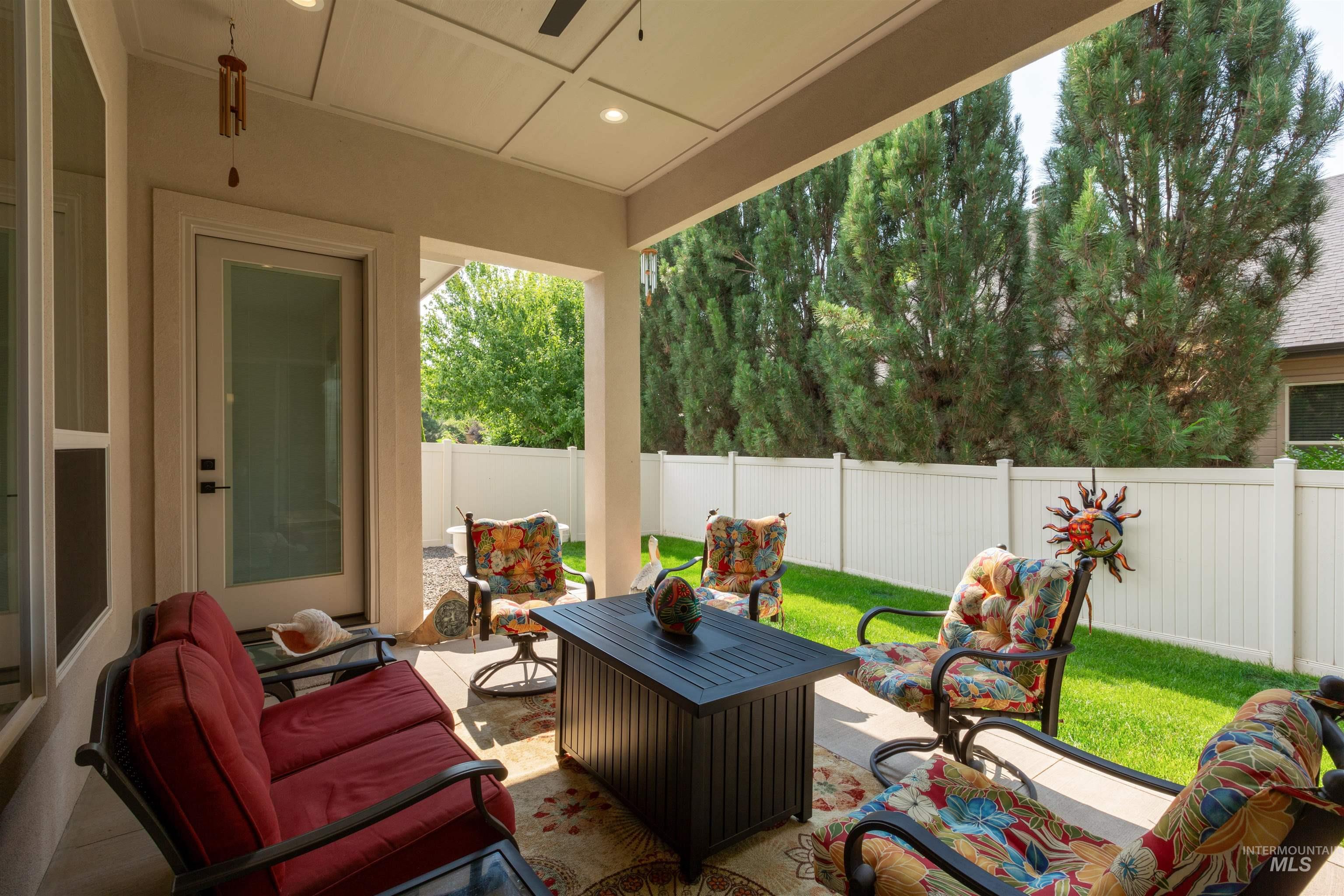 1424 E Azan Ct