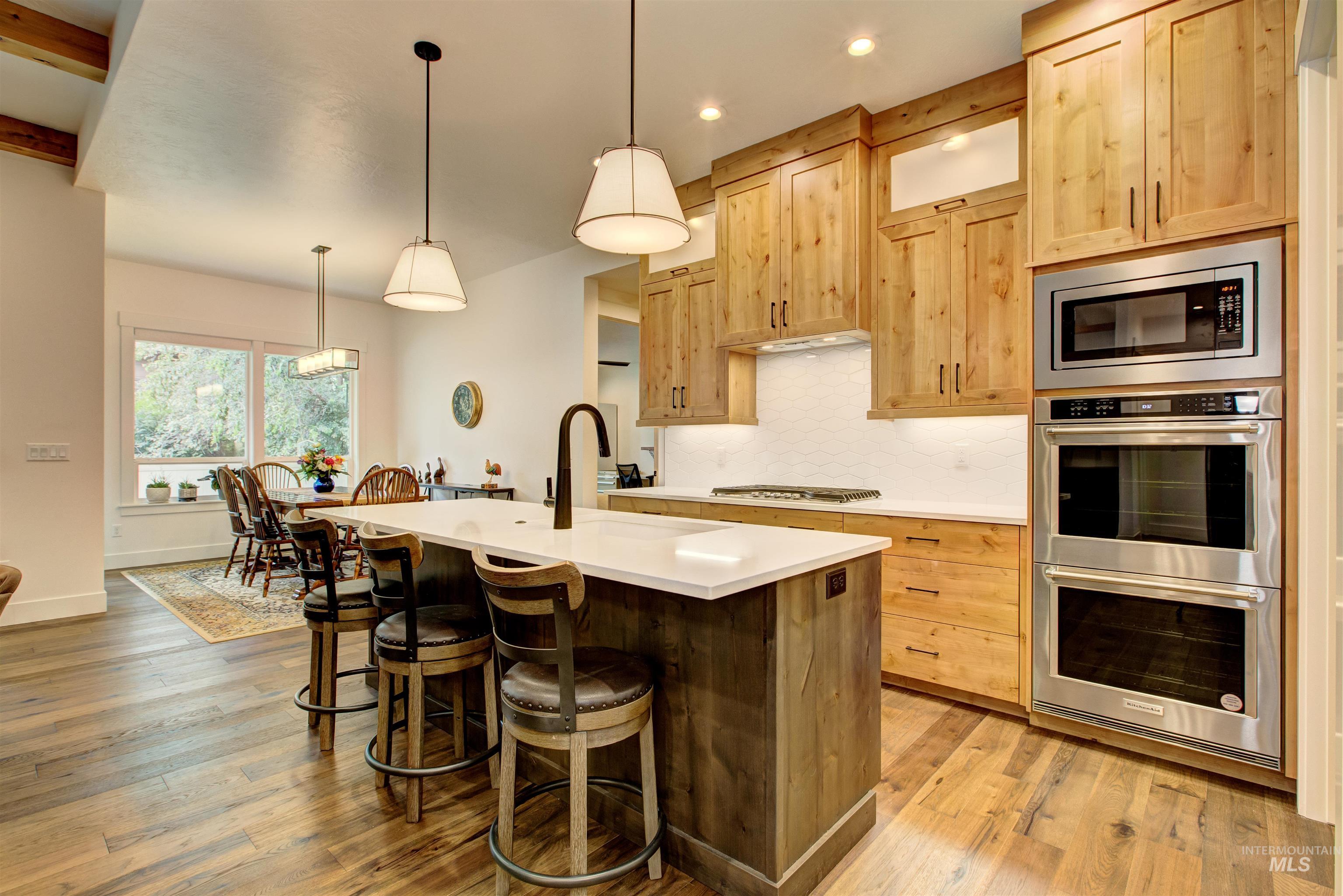 1424 E Azan Ct