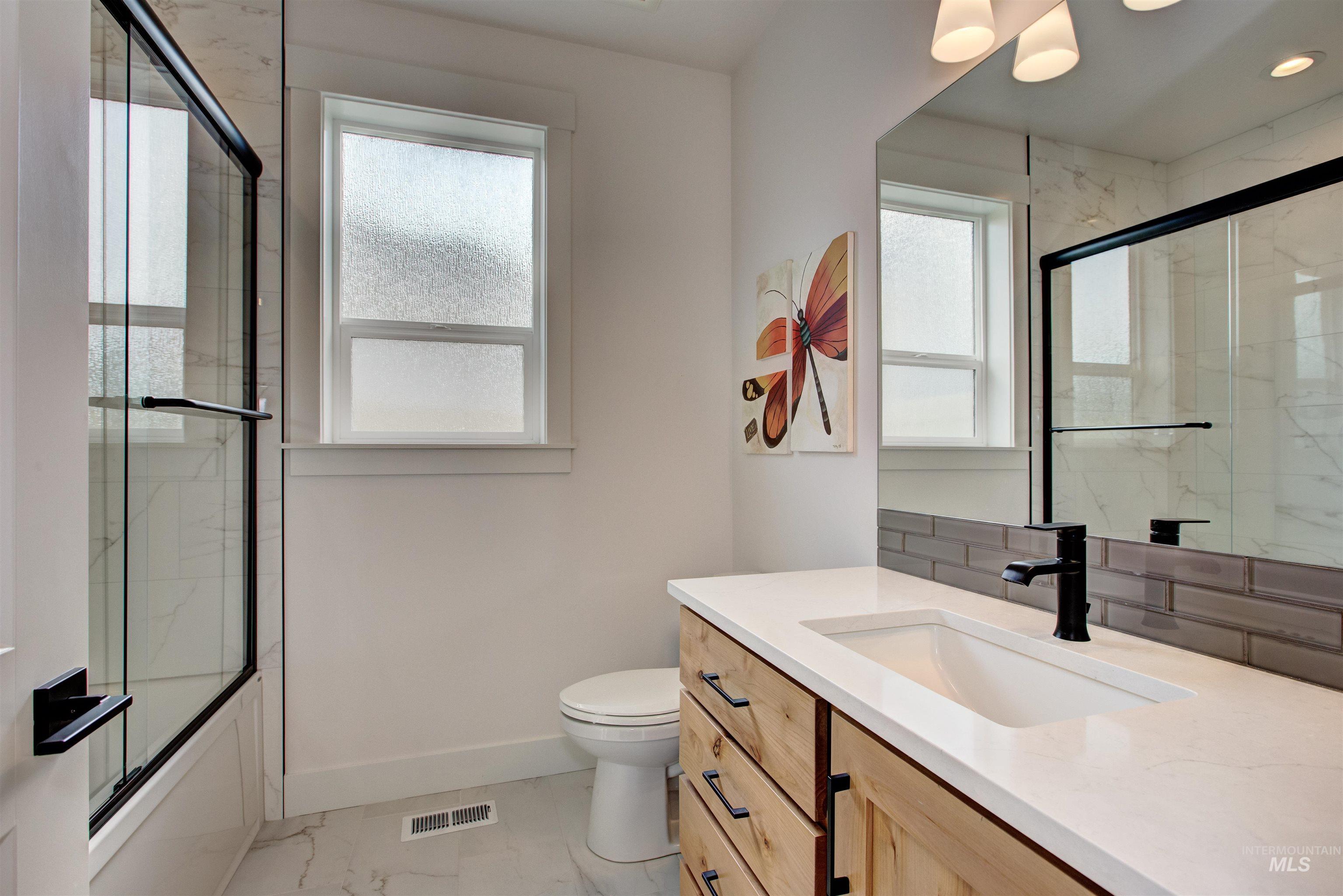 1424 E Azan Ct
