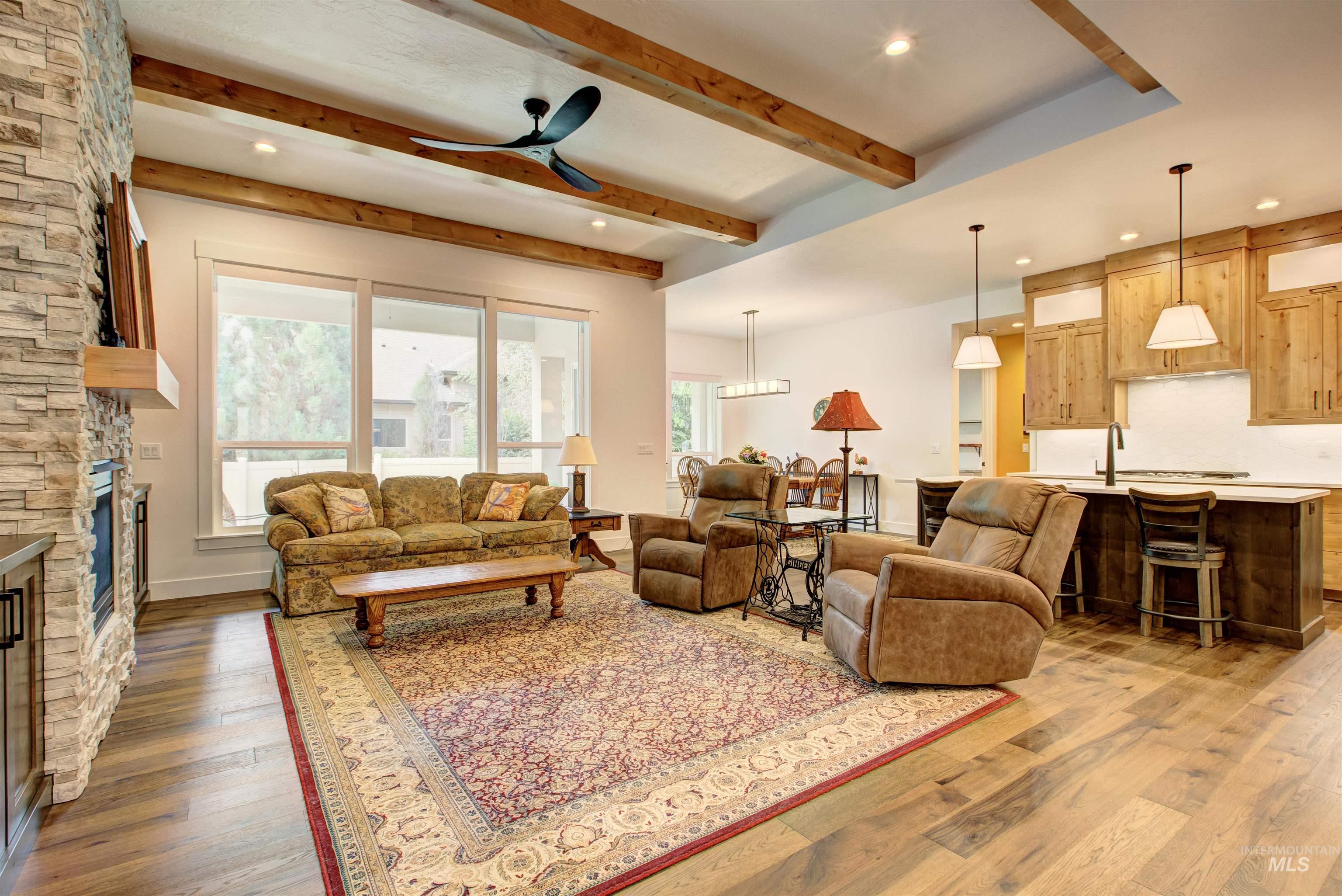 1424 E Azan Ct