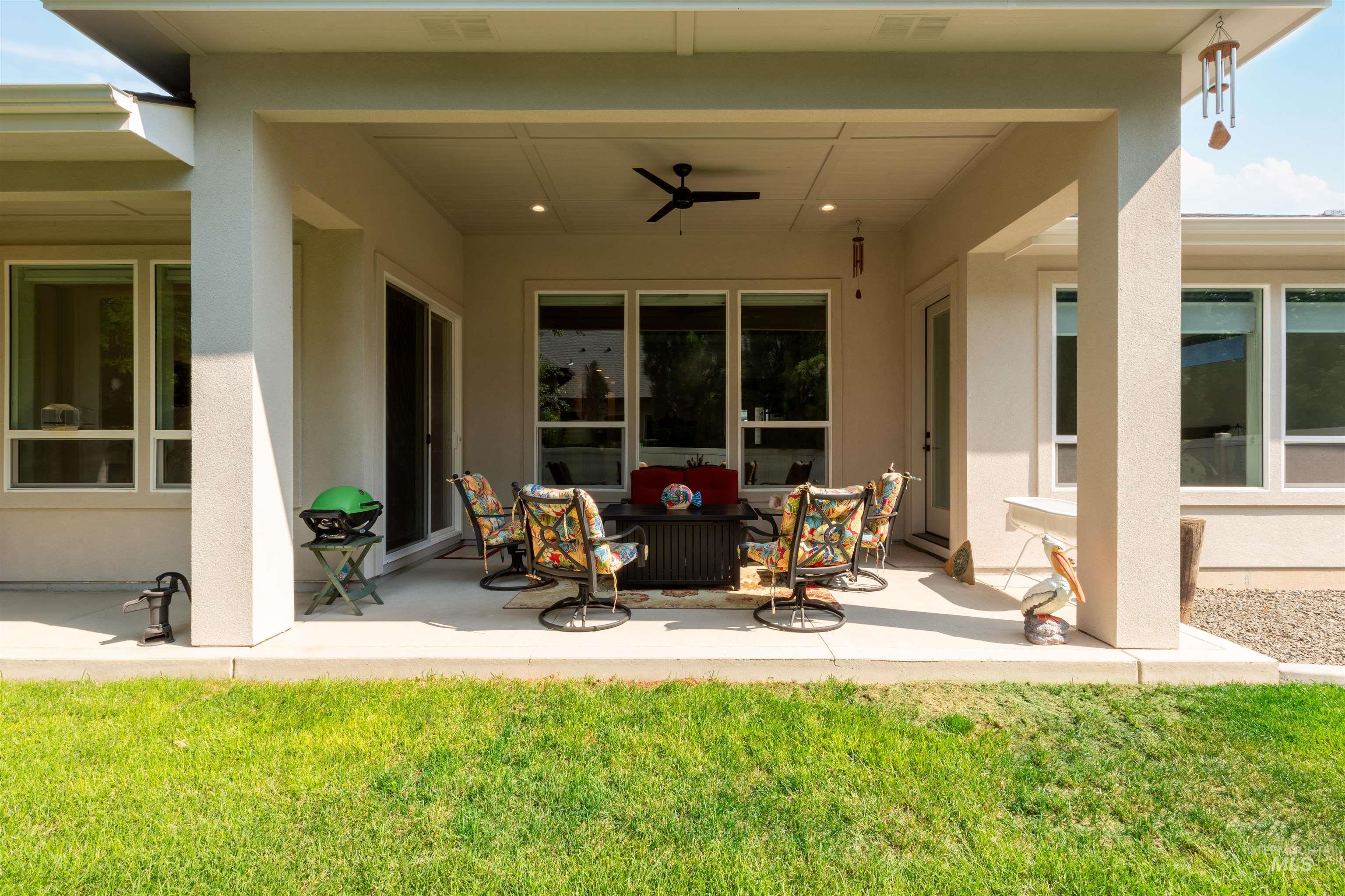 1424 E Azan Ct