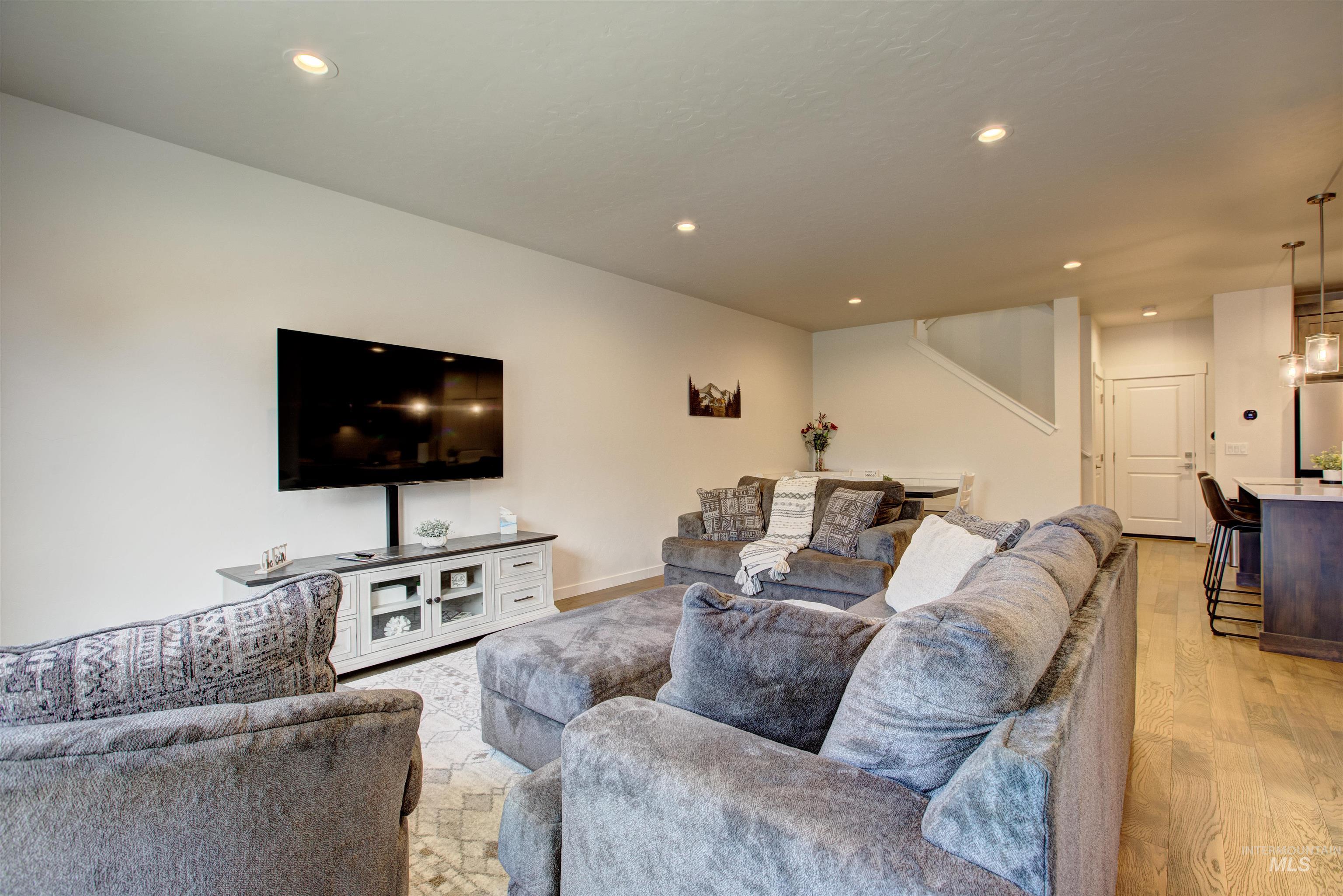 11082 W Hydrangea St.