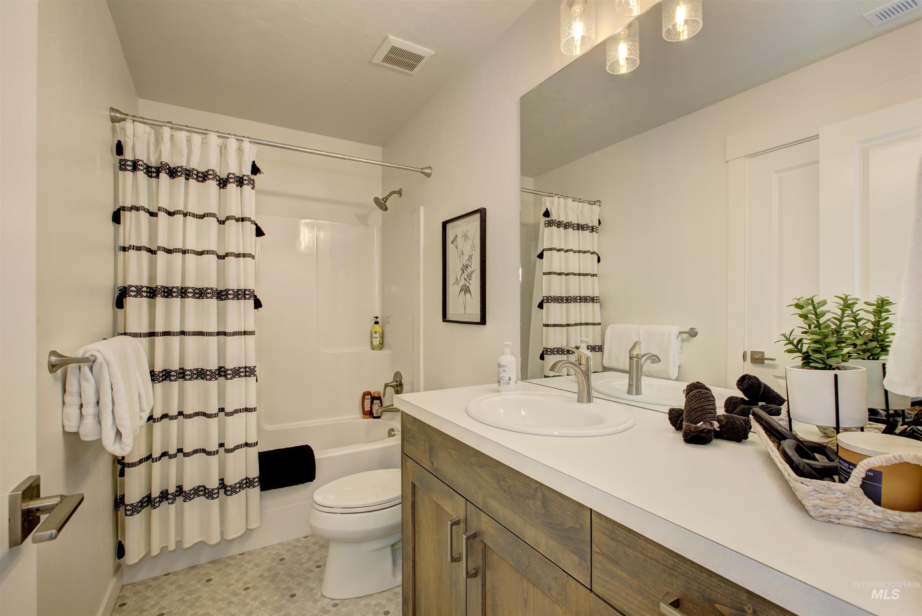11082 W Hydrangea St.