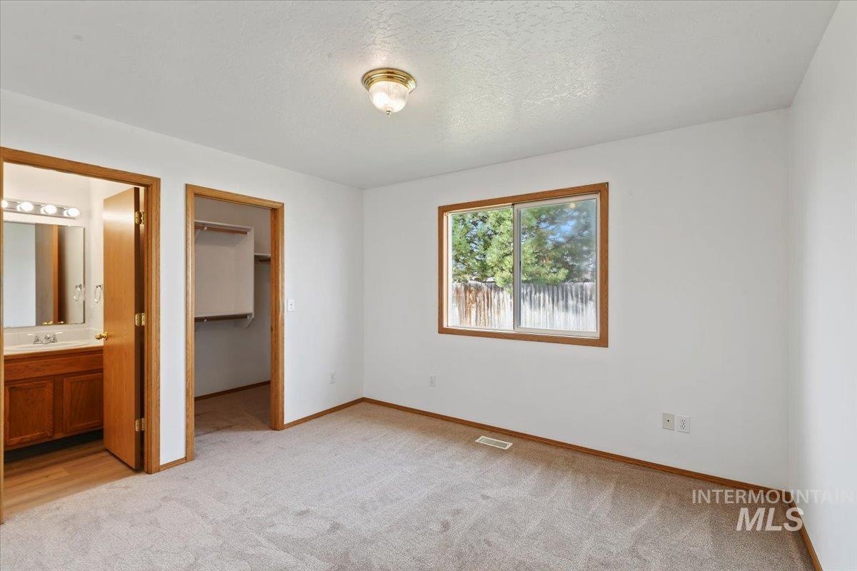 129 N Summer Breeze St.