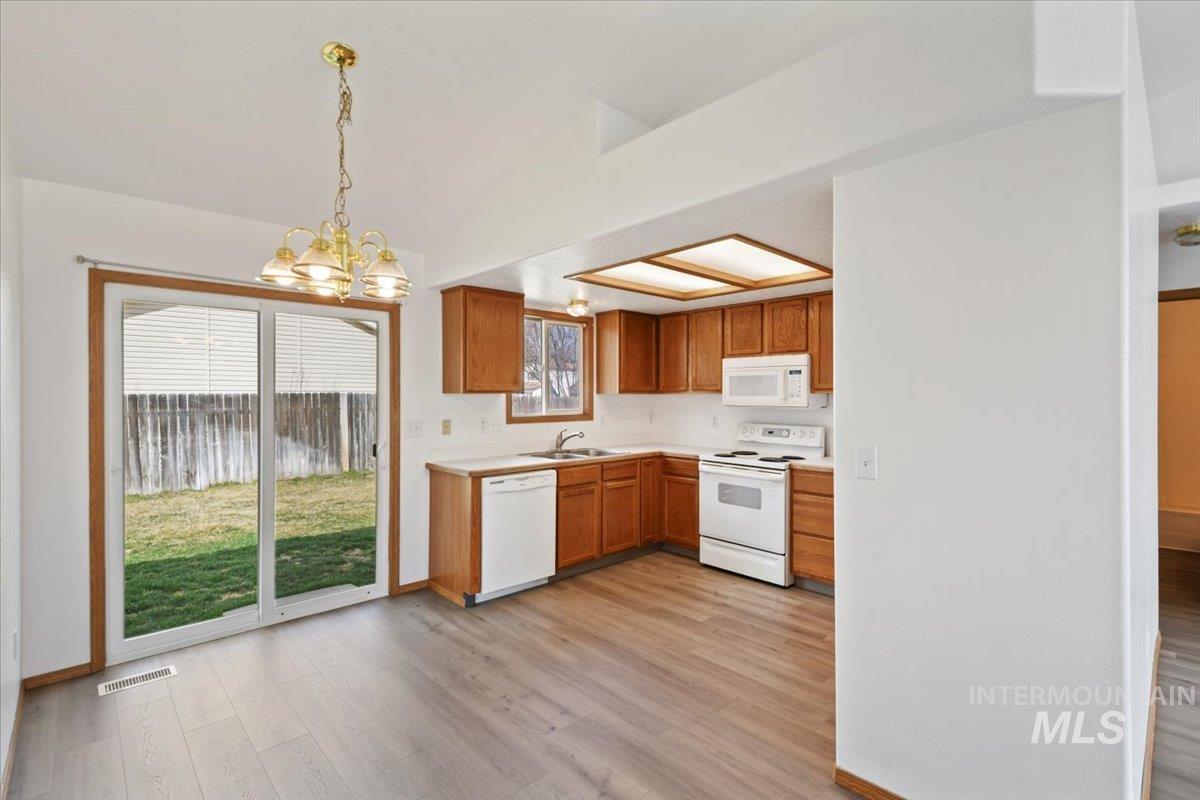 129 N Summer Breeze St.