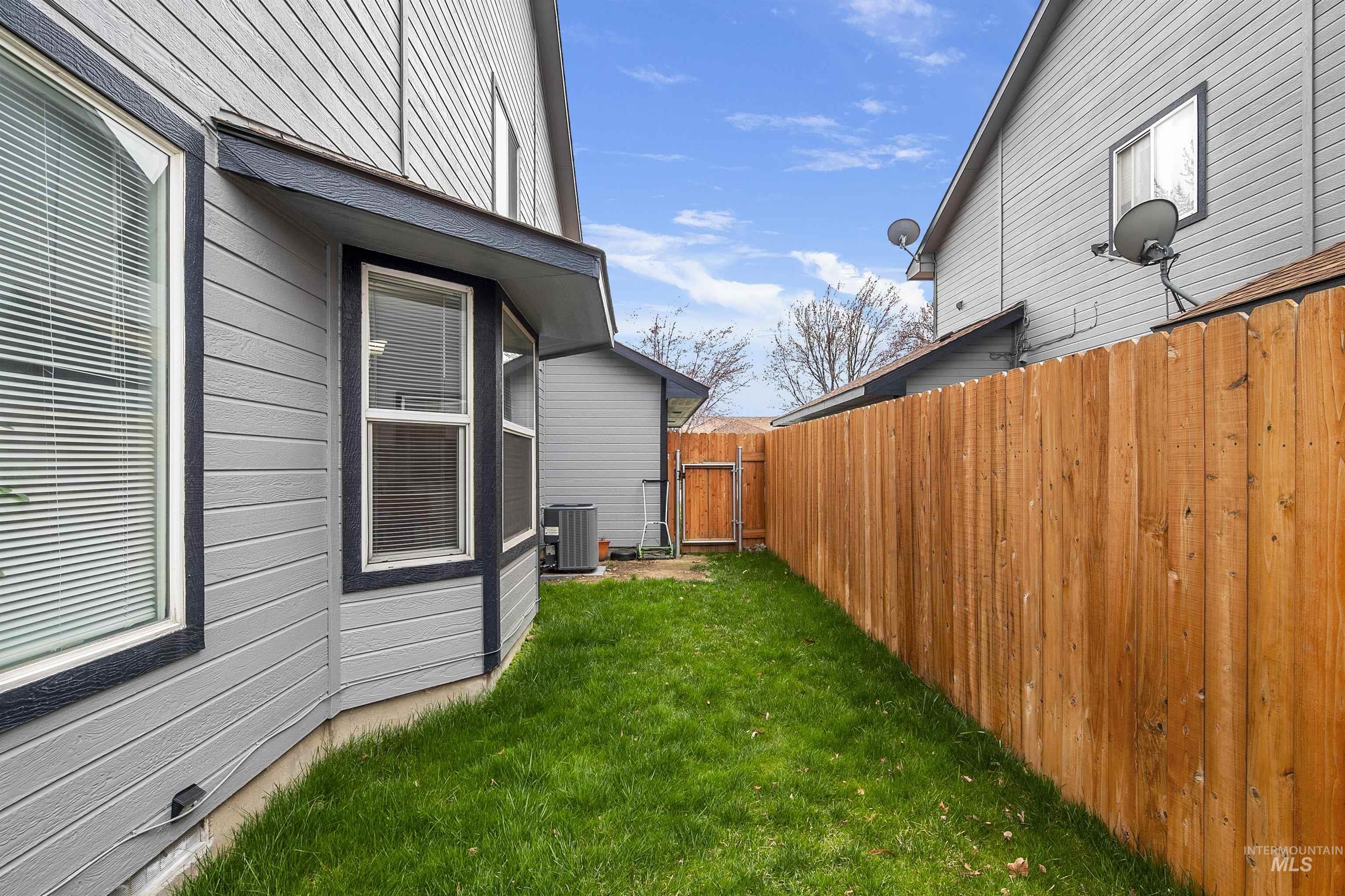 6830 W Russett