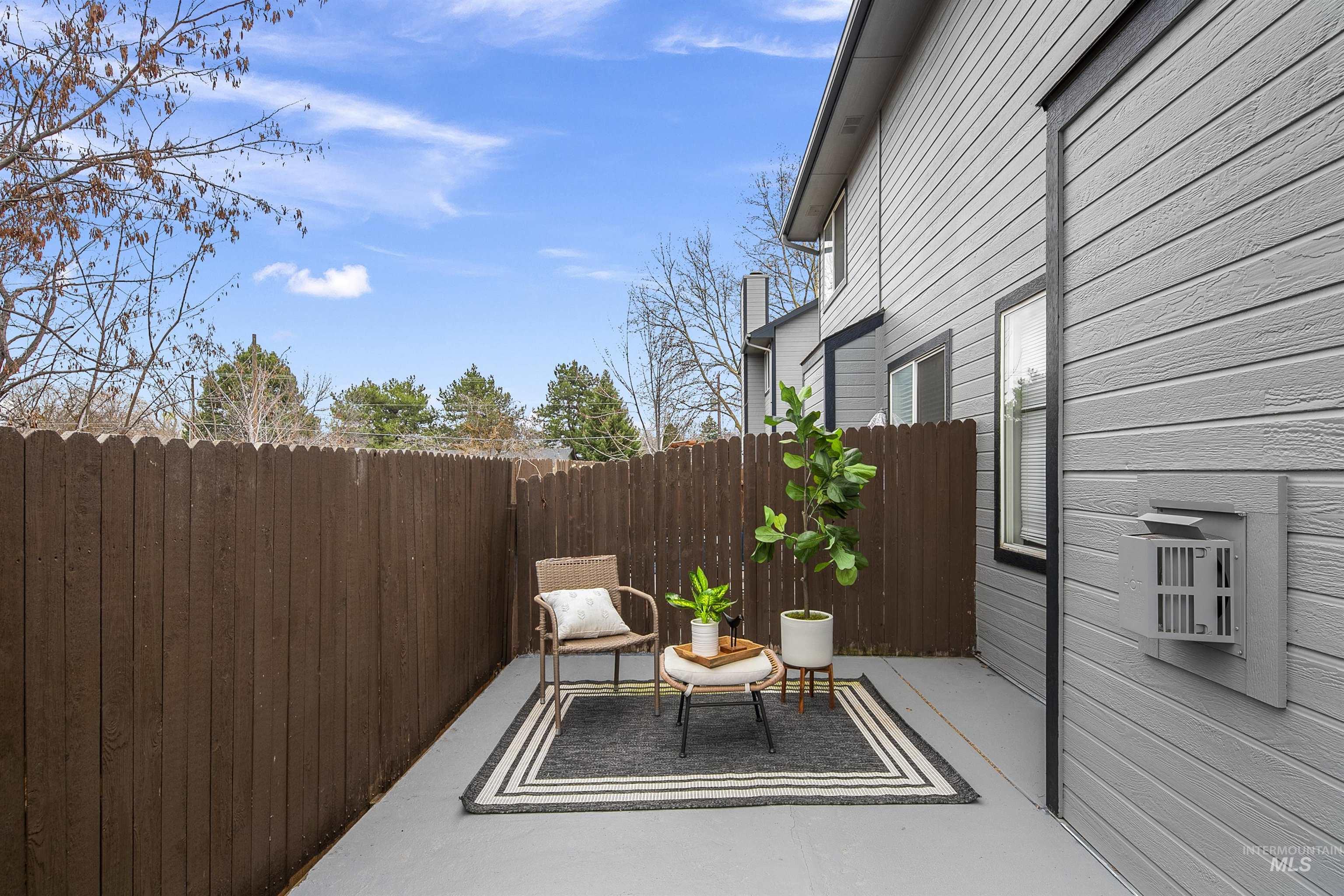 6830 W Russett
