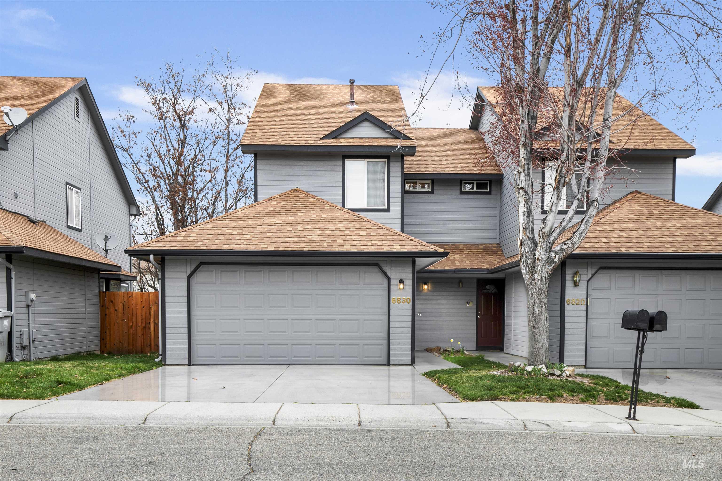 6830 W Russett