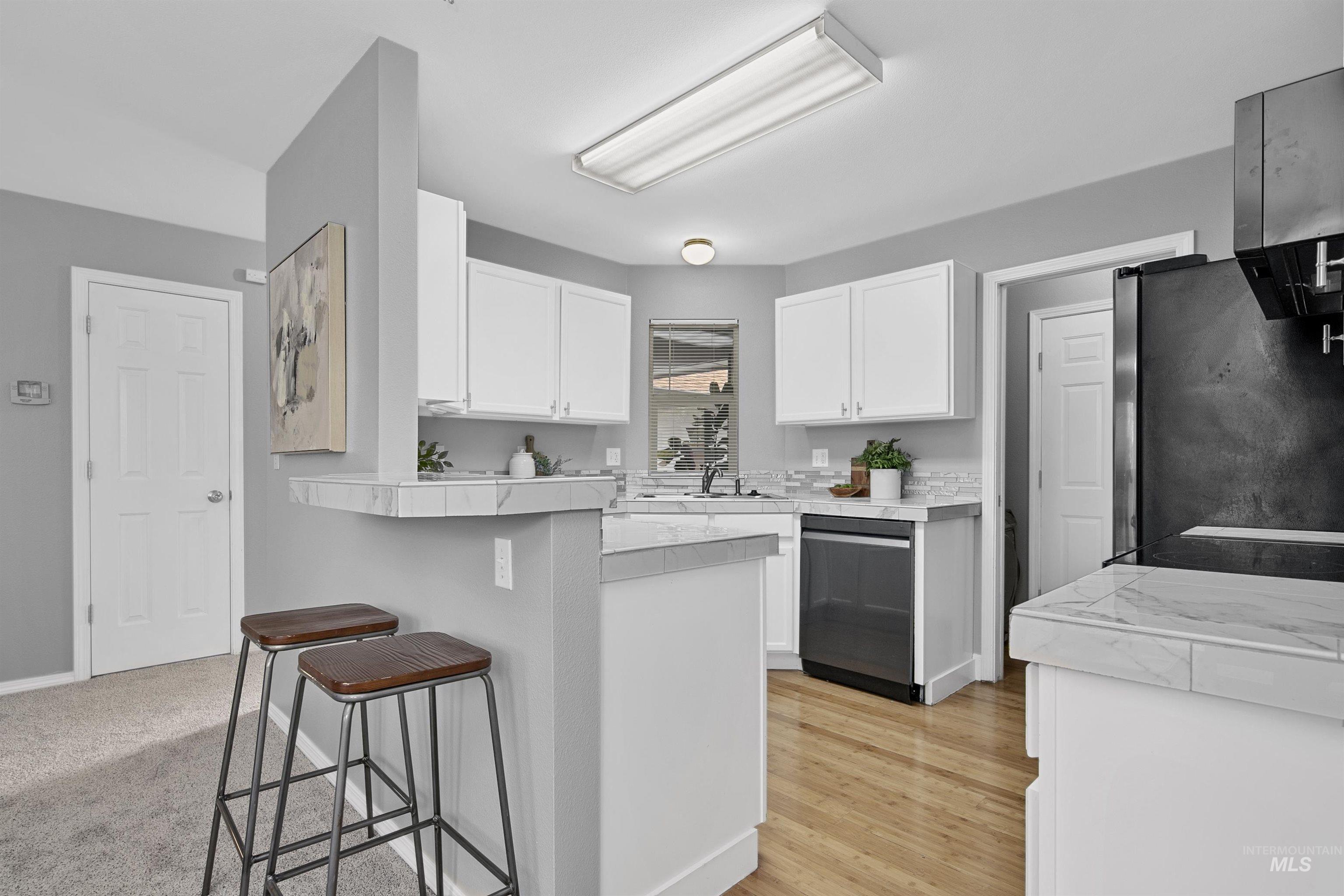 6830 W Russett