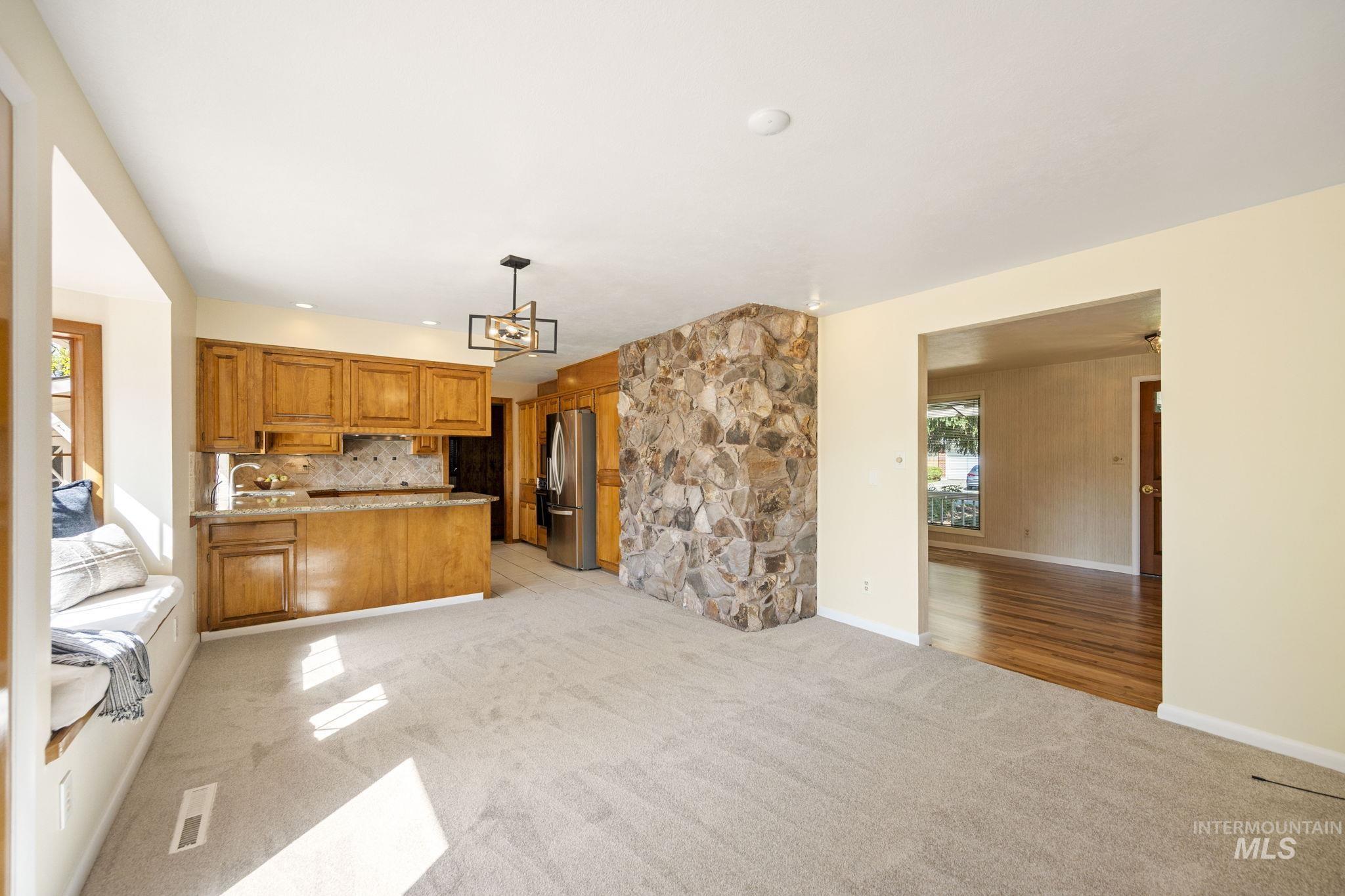 2824 N Weaver Circle