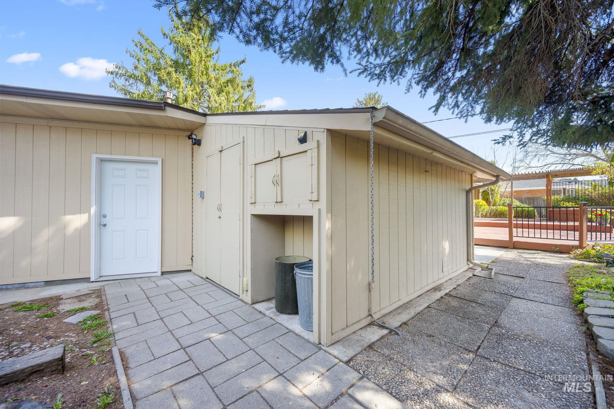 2824 N Weaver Circle