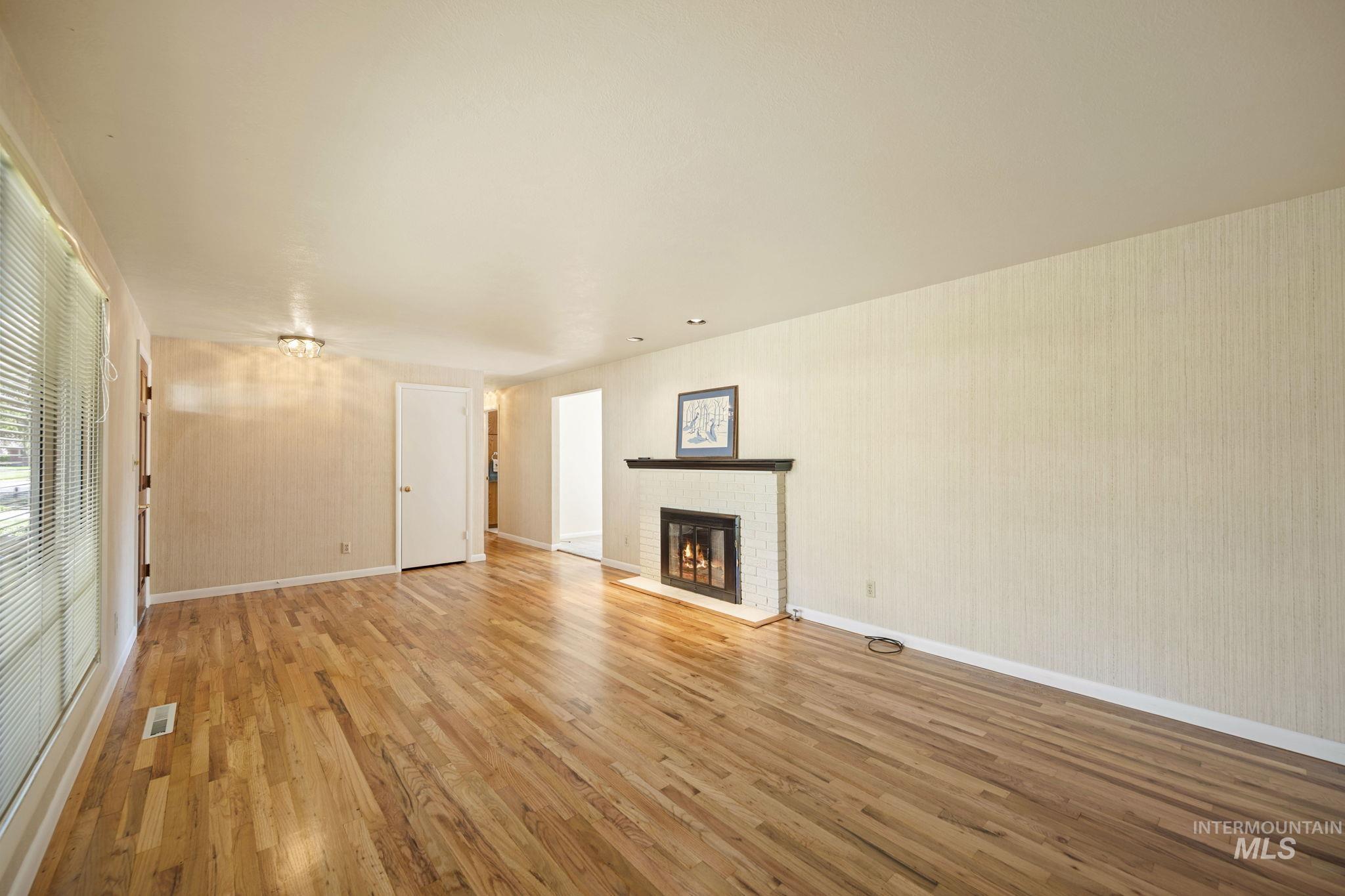 2824 N Weaver Circle
