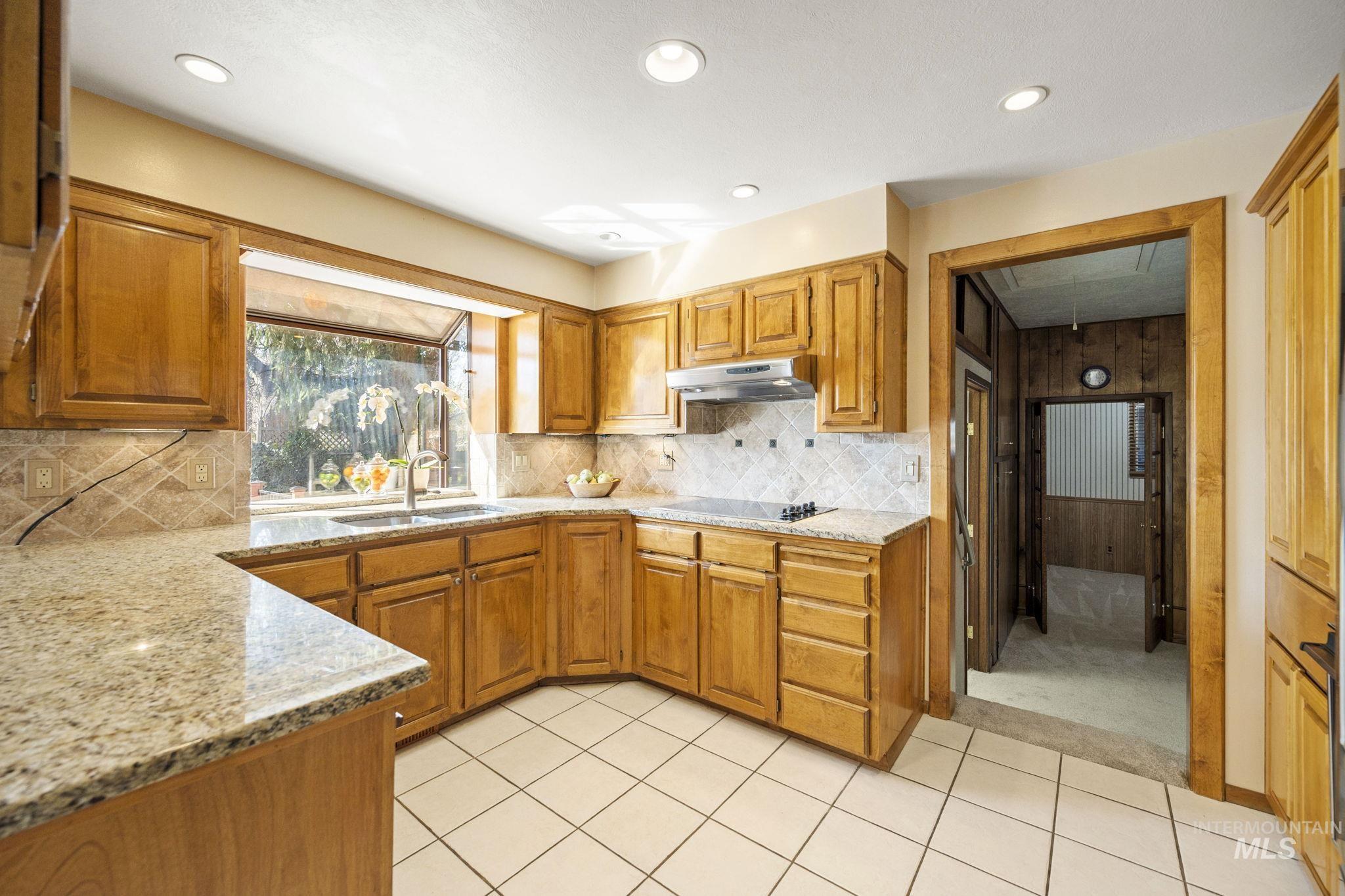 2824 N Weaver Circle