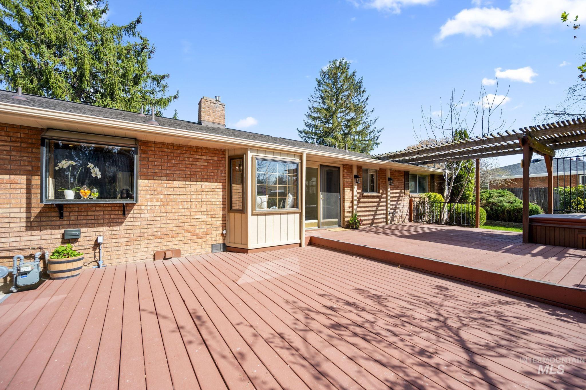 2824 N Weaver Circle