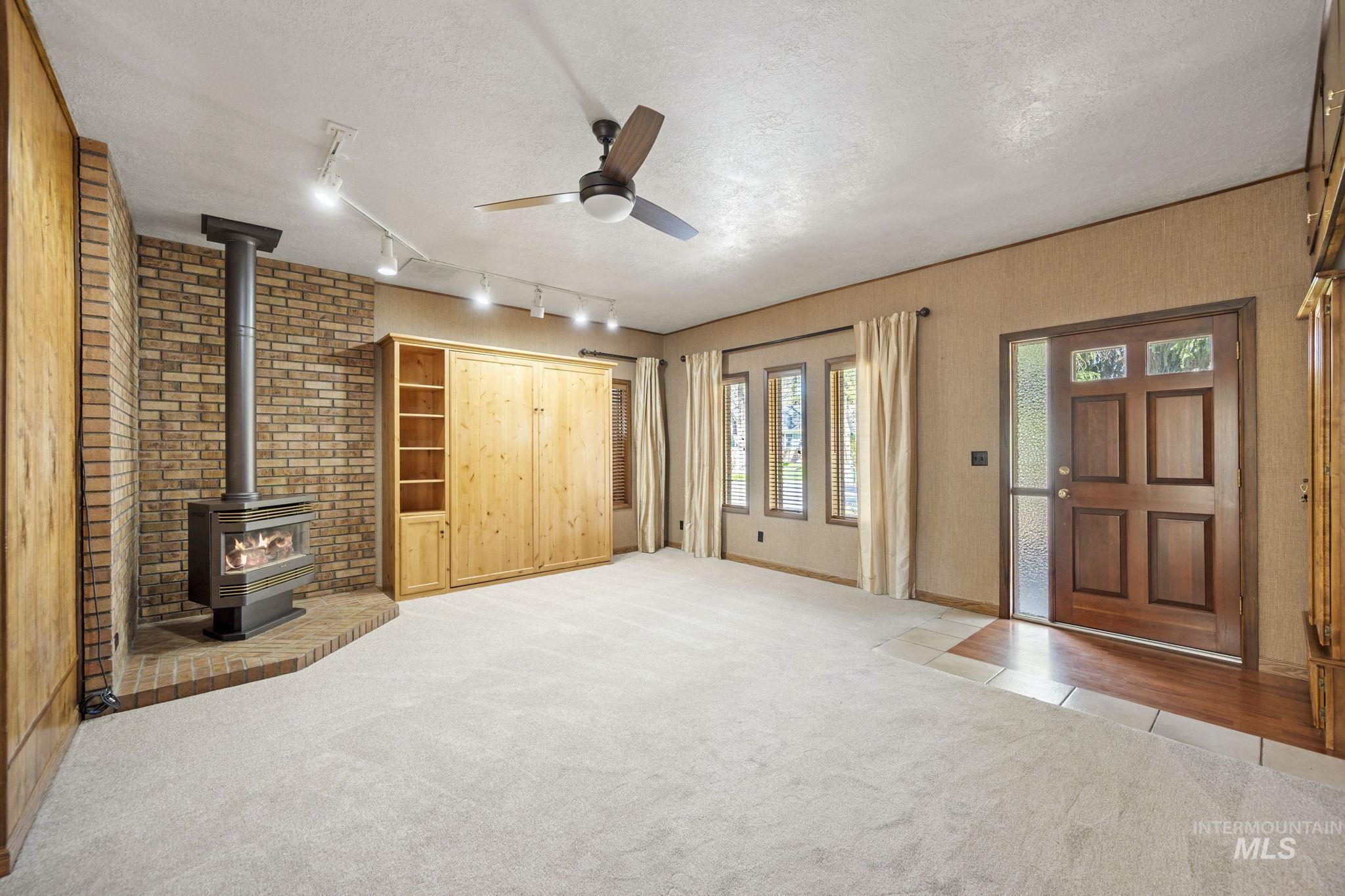 2824 N Weaver Circle