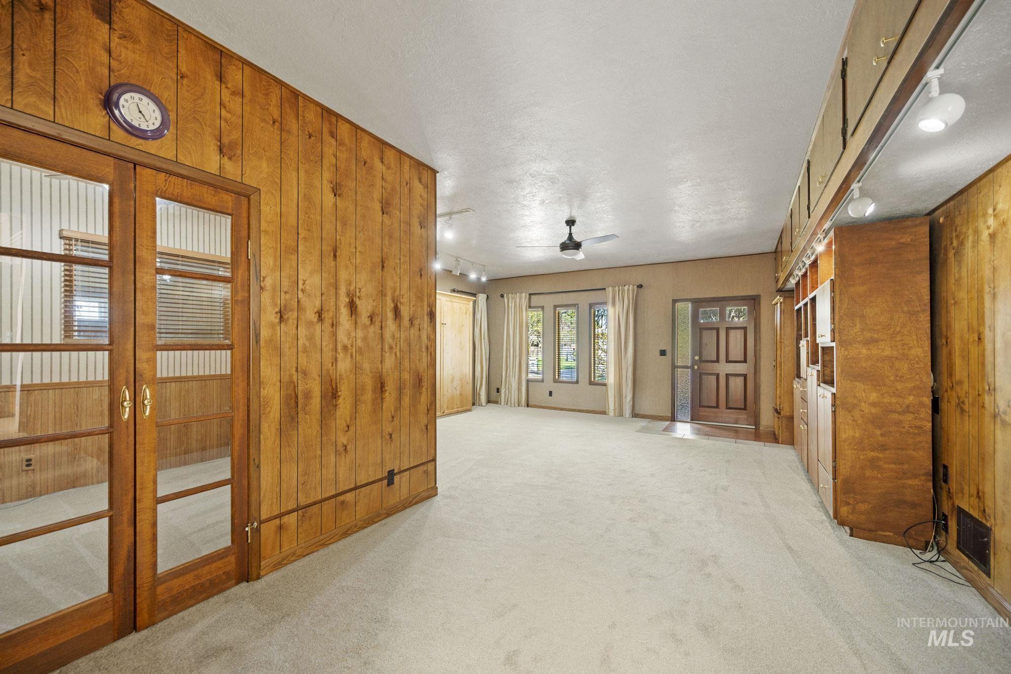 2824 N Weaver Circle