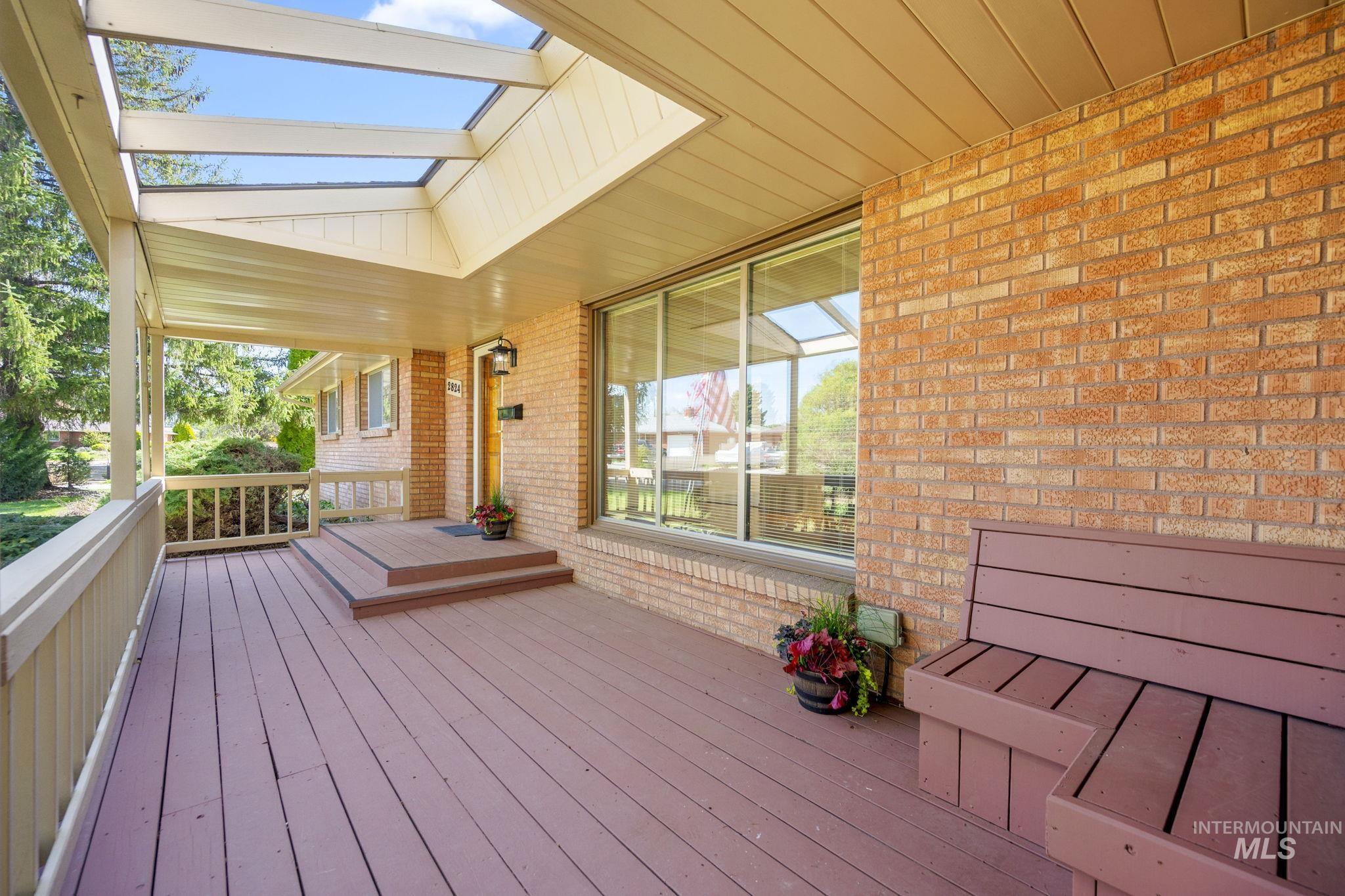 2824 N Weaver Circle