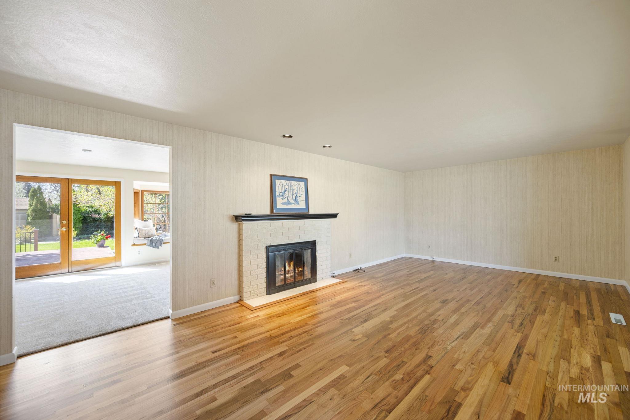 2824 N Weaver Circle