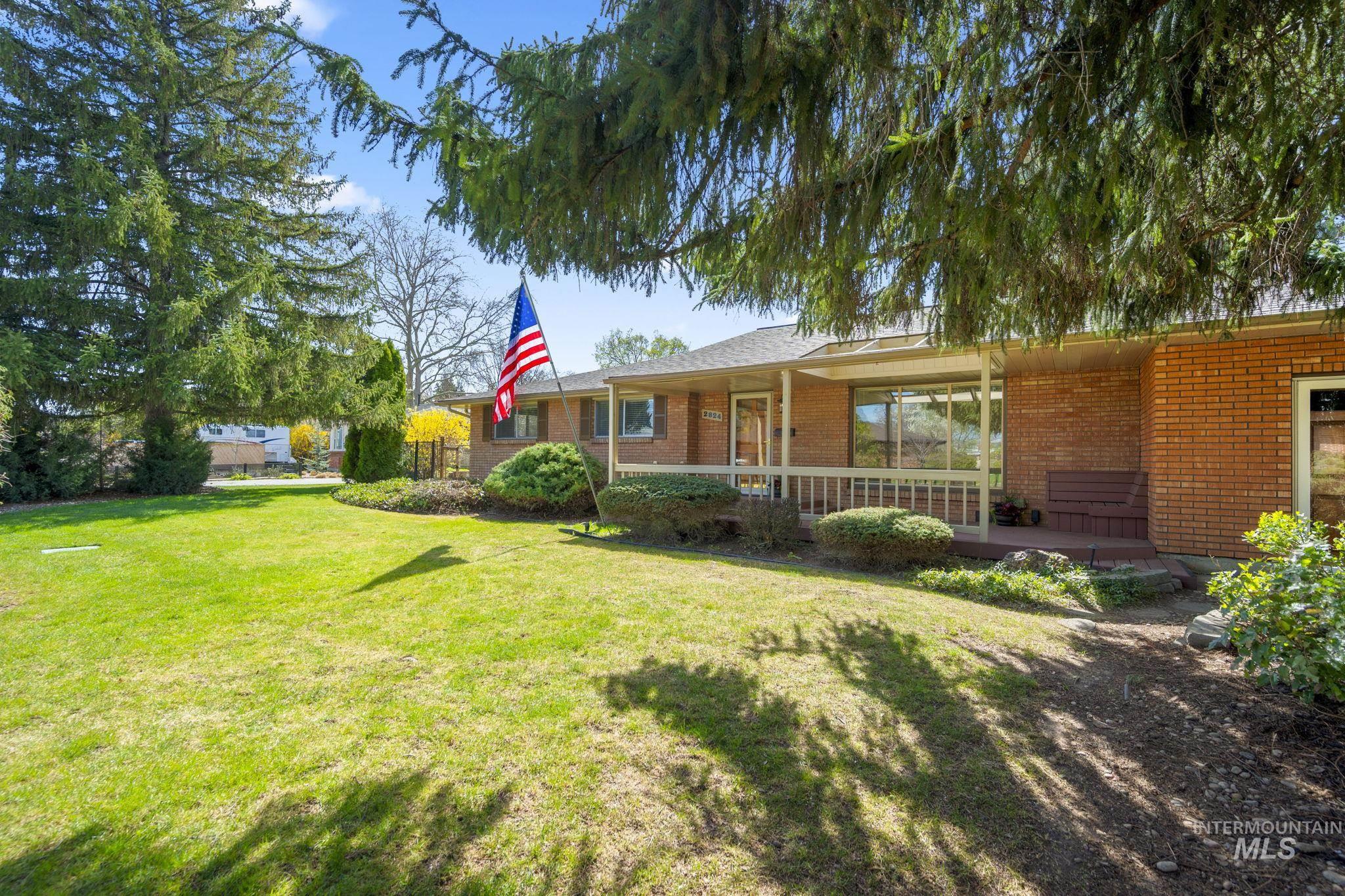 2824 N Weaver Circle