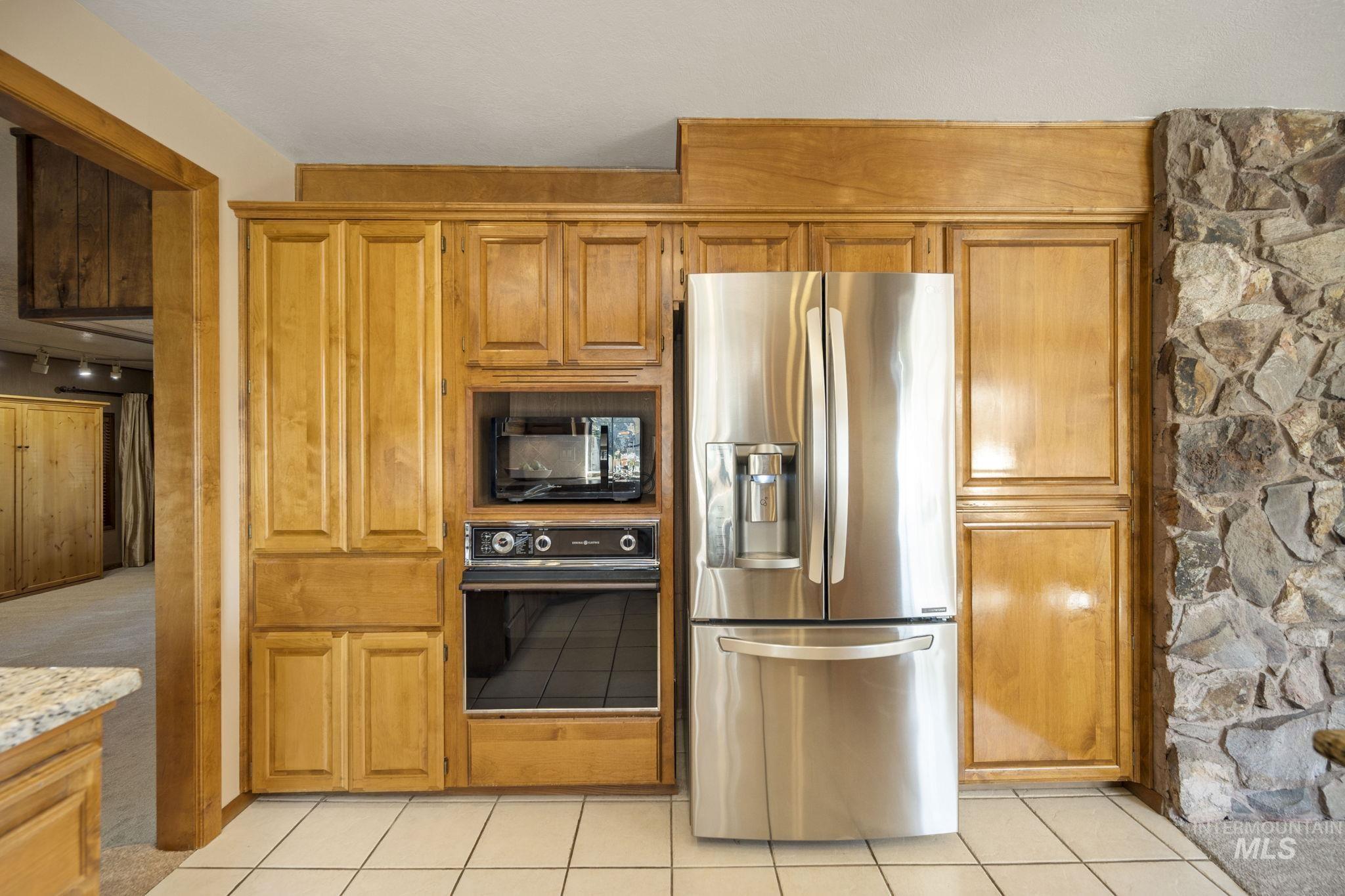 2824 N Weaver Circle