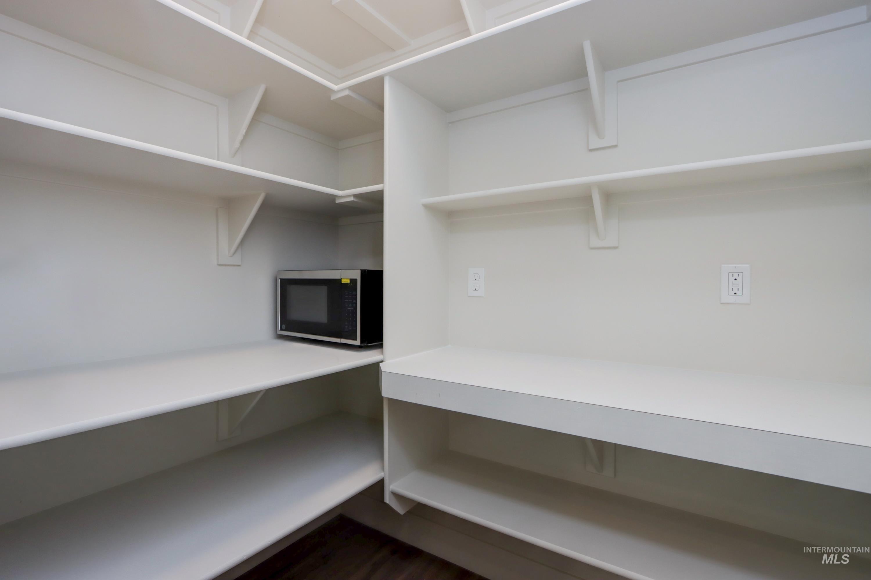 1196 N Meadowglen Ave Unit: GPS not updated use directions