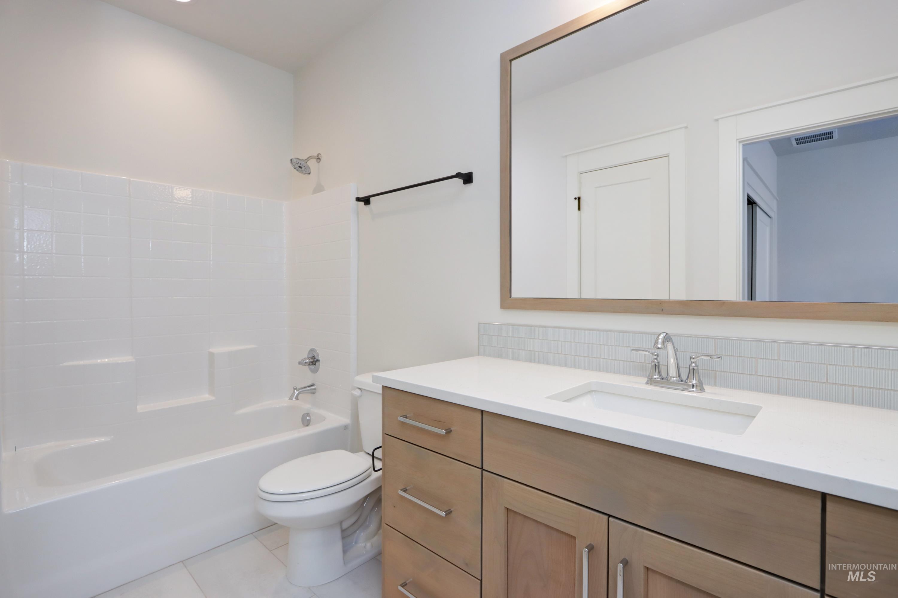 1196 N Meadowglen Ave Unit: GPS not updated use directions