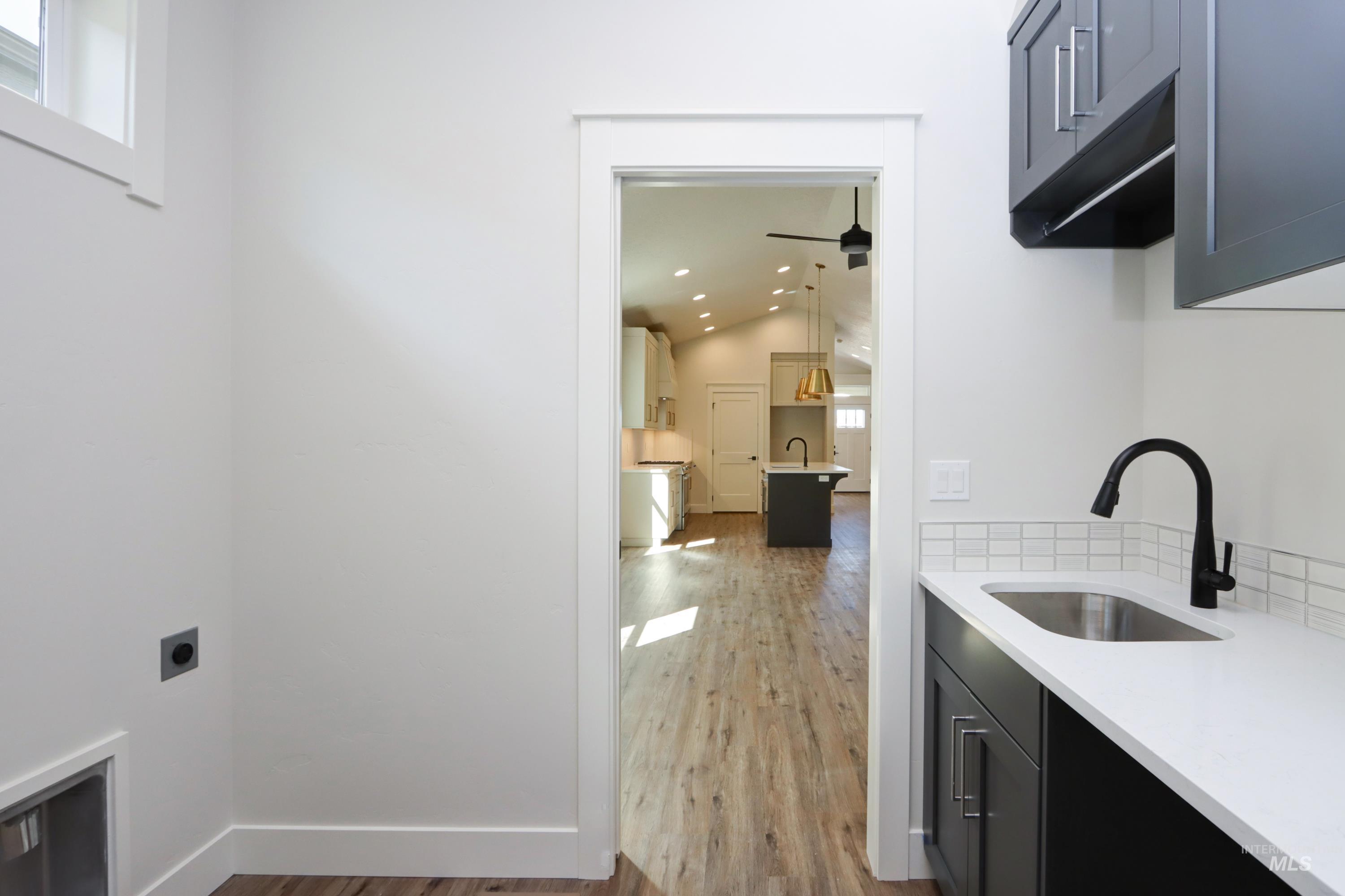 1196 N Meadowglen Ave Unit: GPS not updated use directions
