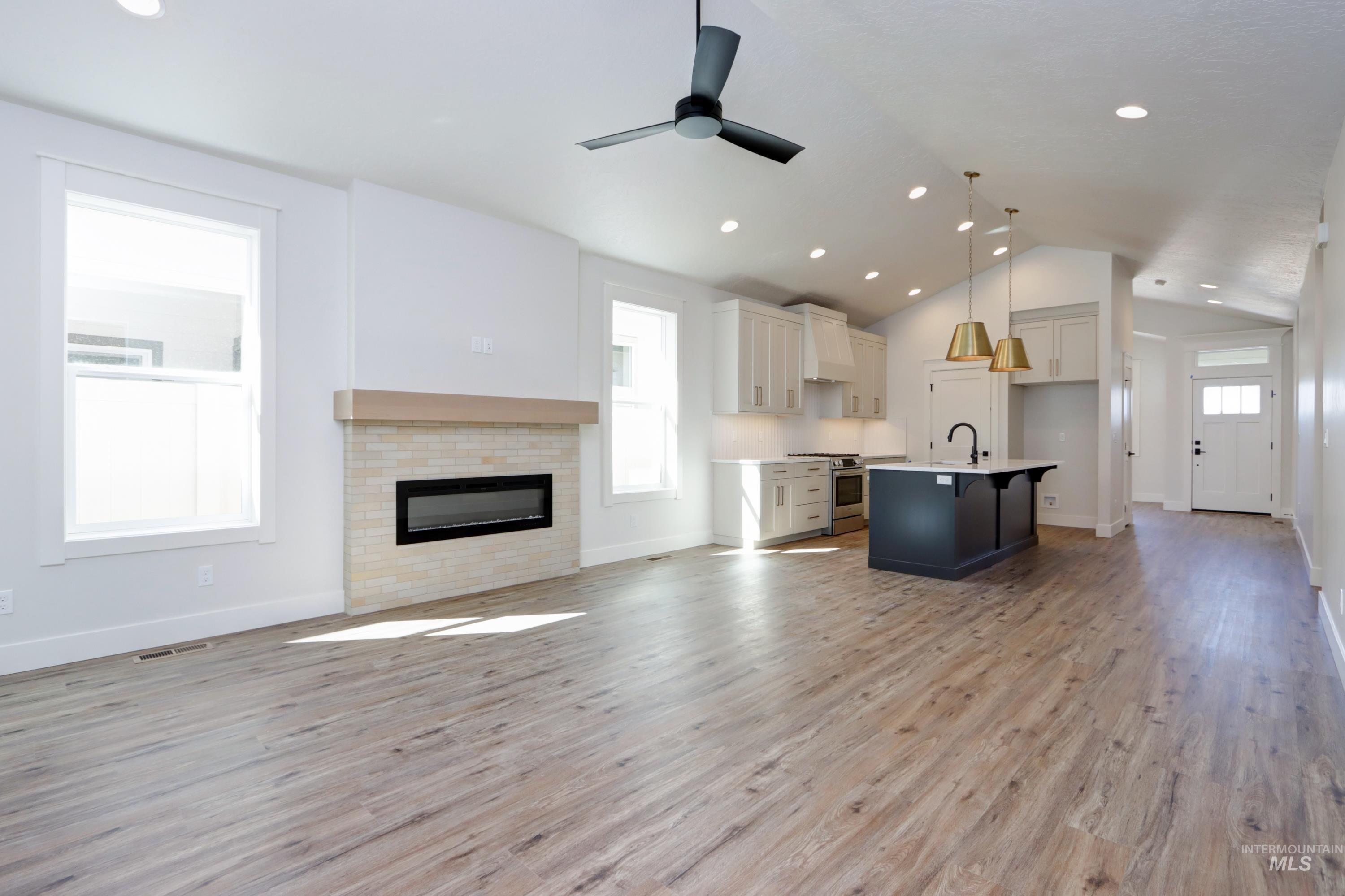 1196 N Meadowglen Ave Unit: GPS not updated use directions