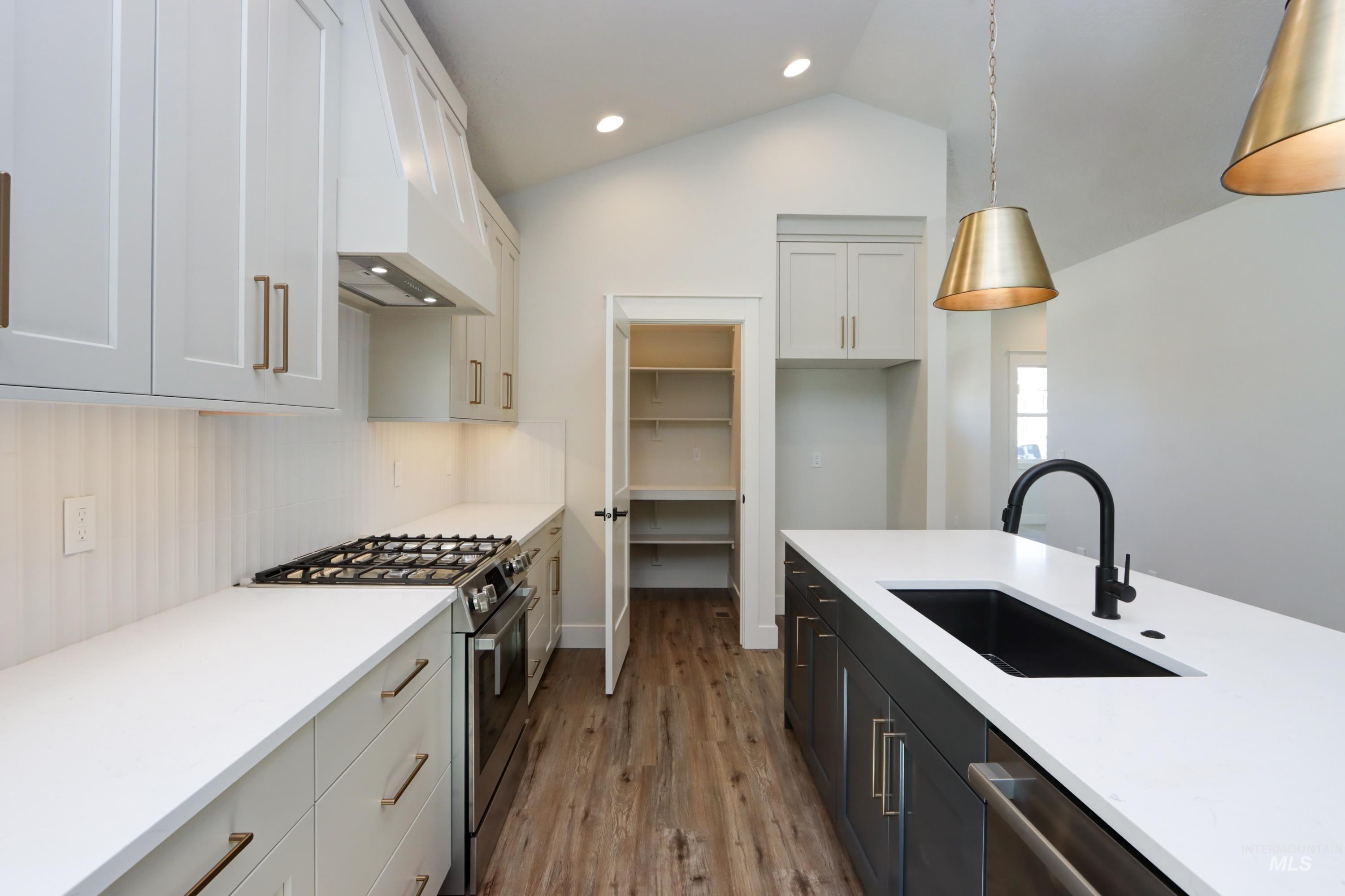 1196 N Meadowglen Ave Unit: GPS not updated use directions