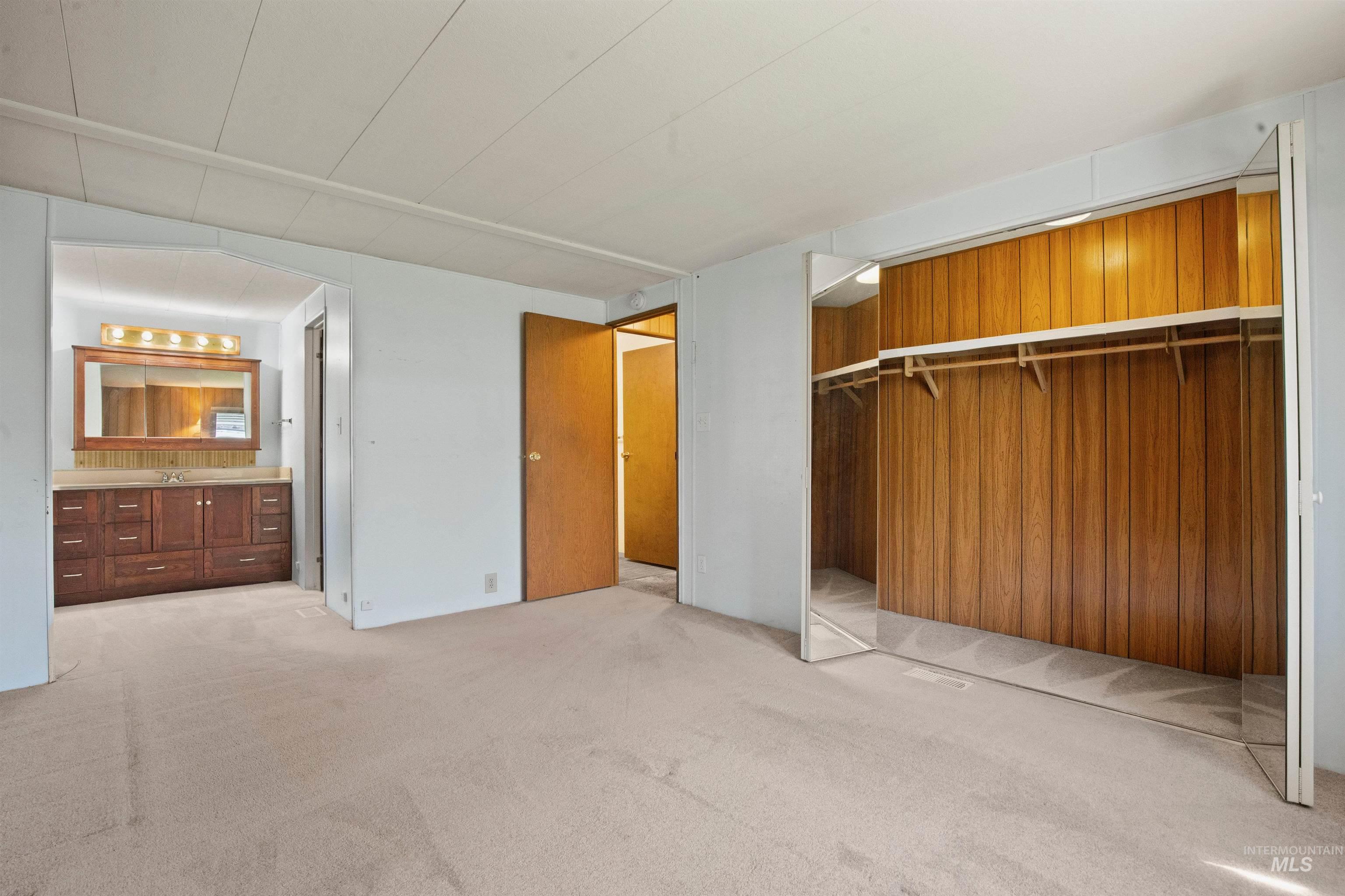 5657 Sudley Lane