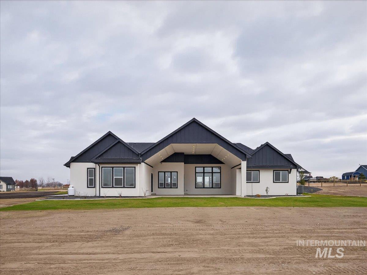 25889 Clydesdale Lane