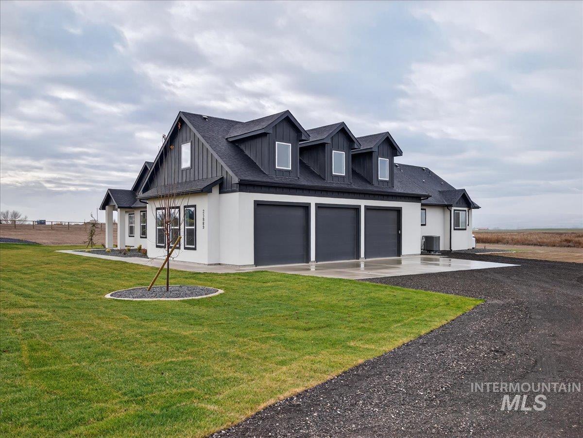 25889 Clydesdale Lane