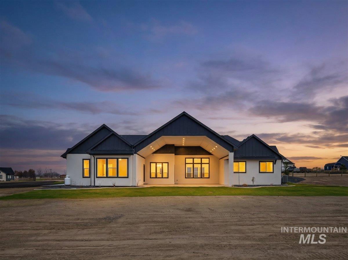 25889 Clydesdale Lane