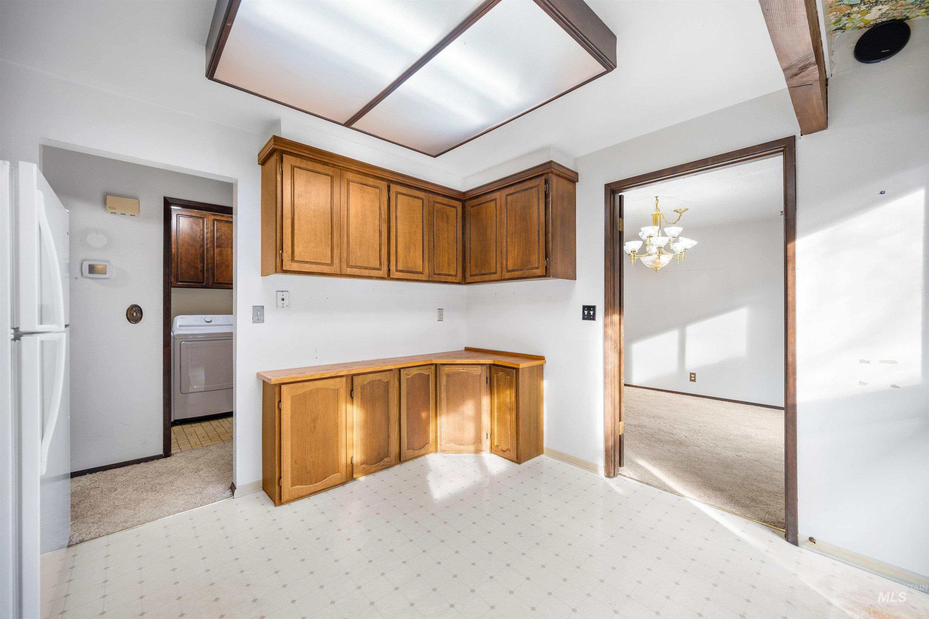 1009 E Strawberry Lane