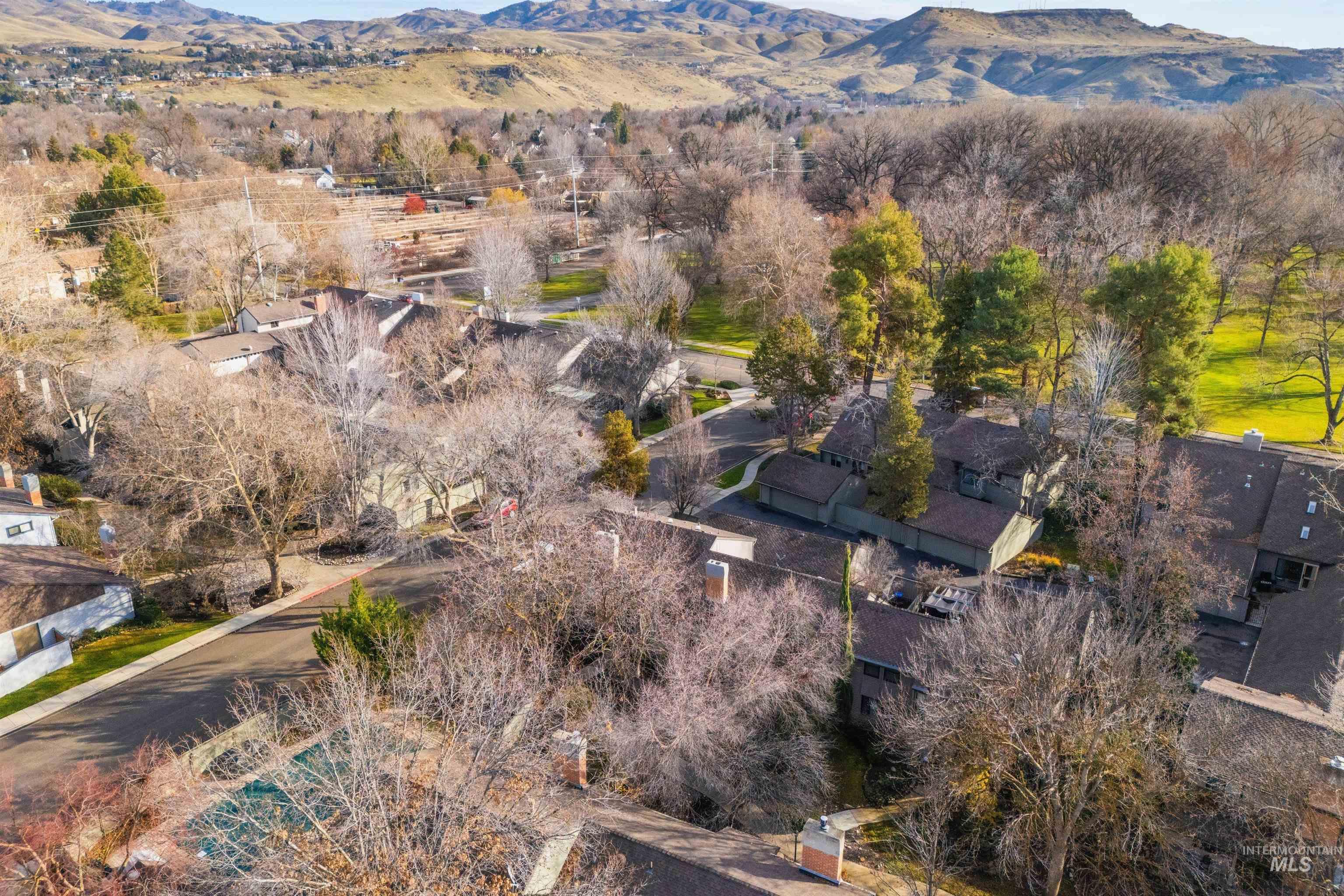 1009 E Strawberry Lane