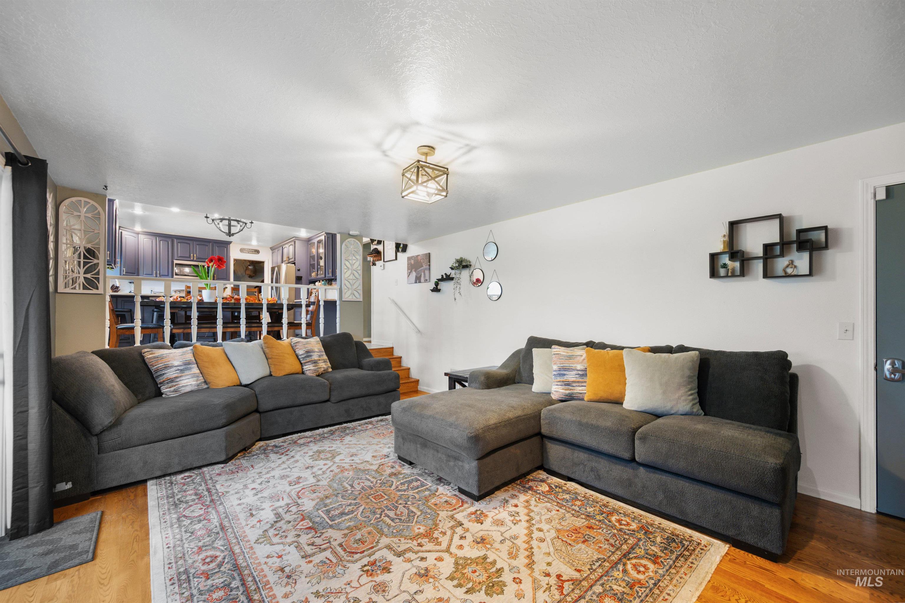 1310 S Cotterell Way