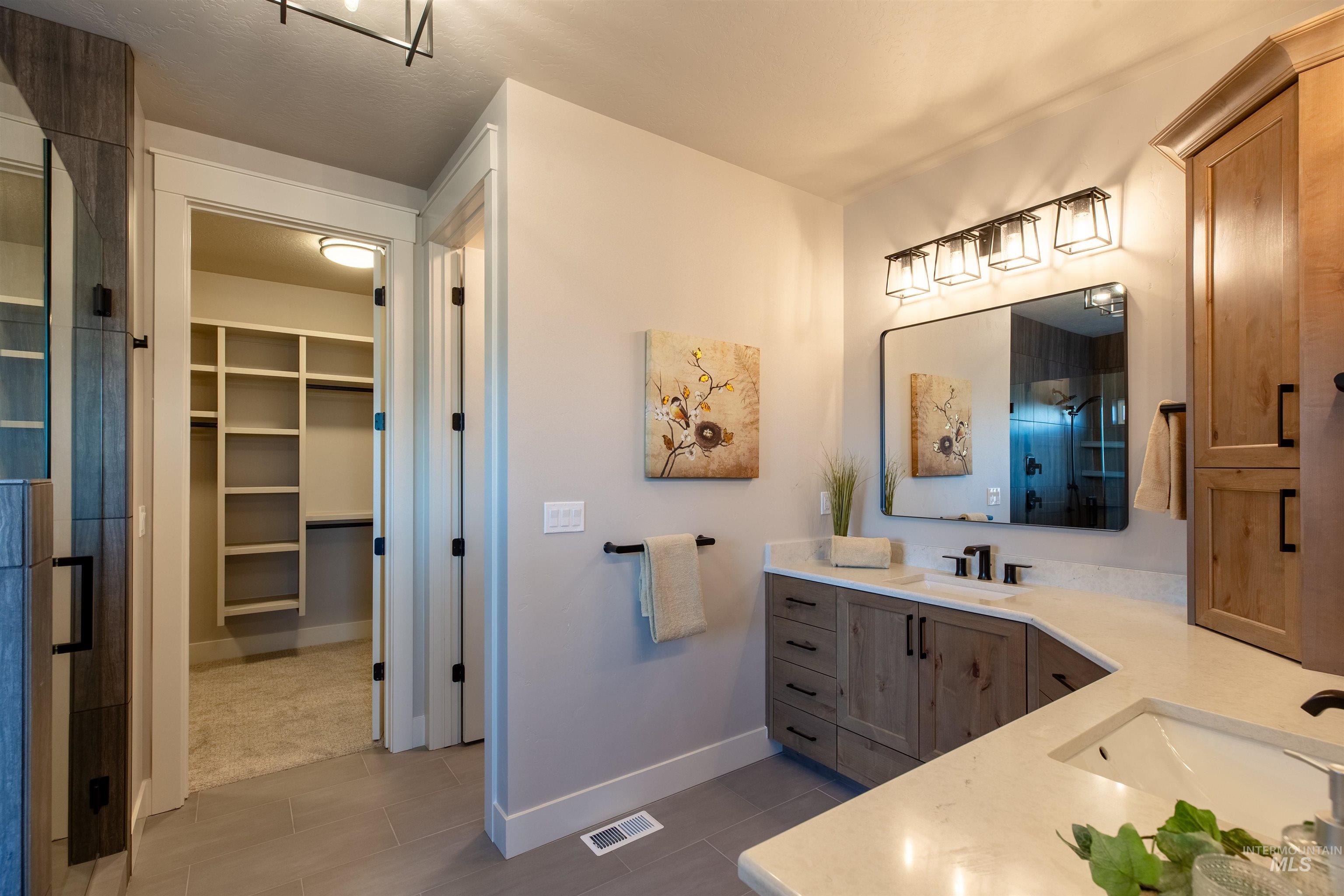 132 E Heliotrope Drive