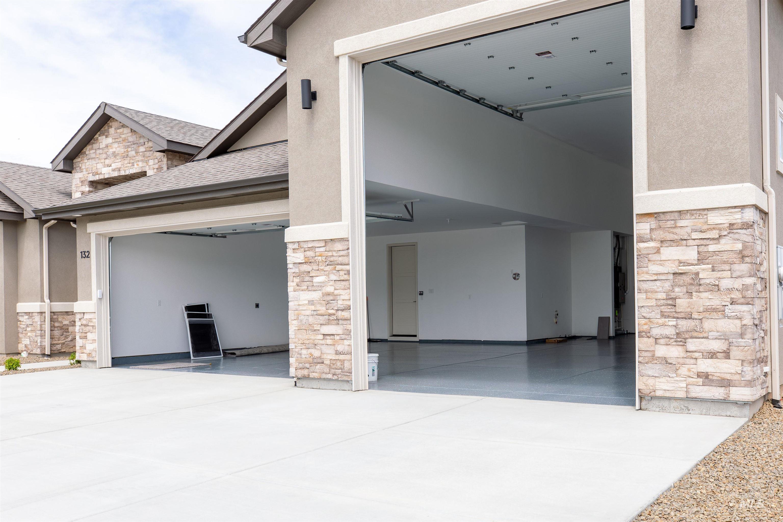 132 E Heliotrope Drive