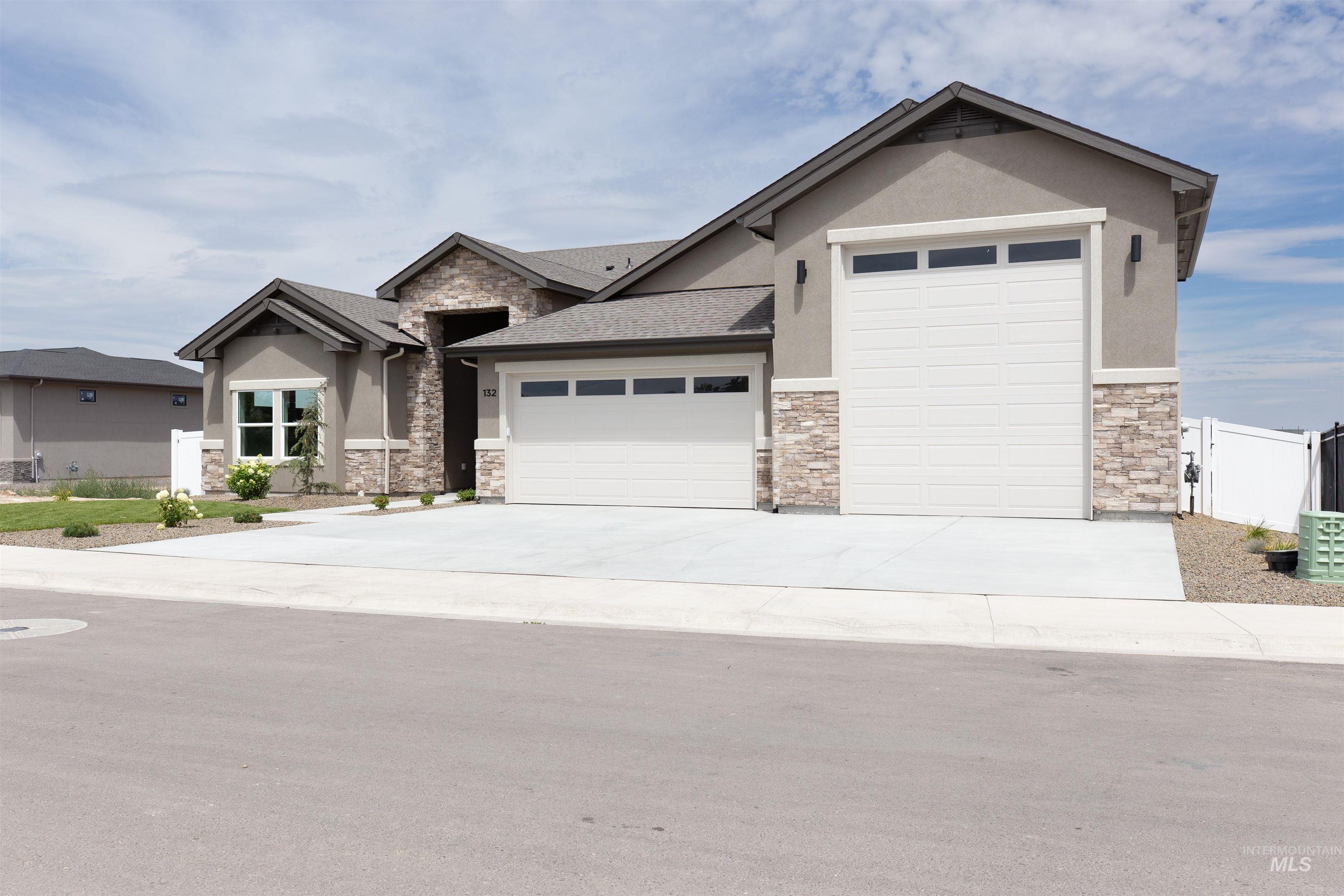 132 E Heliotrope Drive