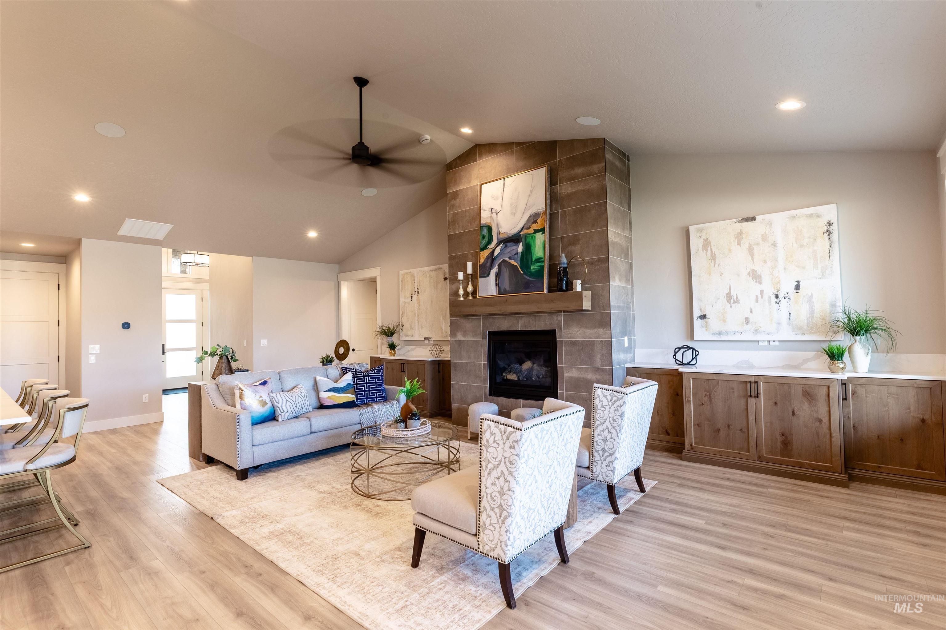 132 E Heliotrope Drive