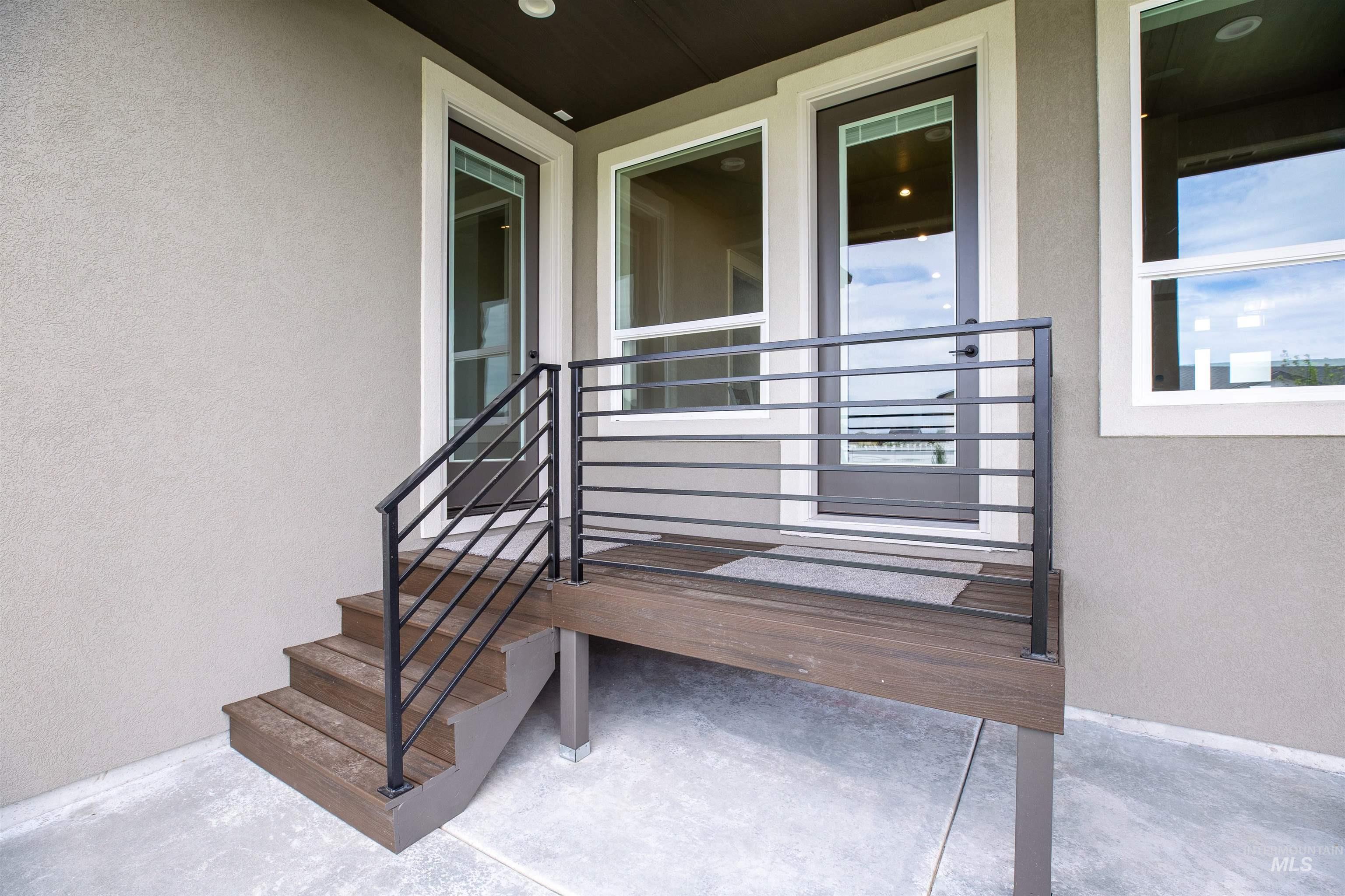132 E Heliotrope Drive