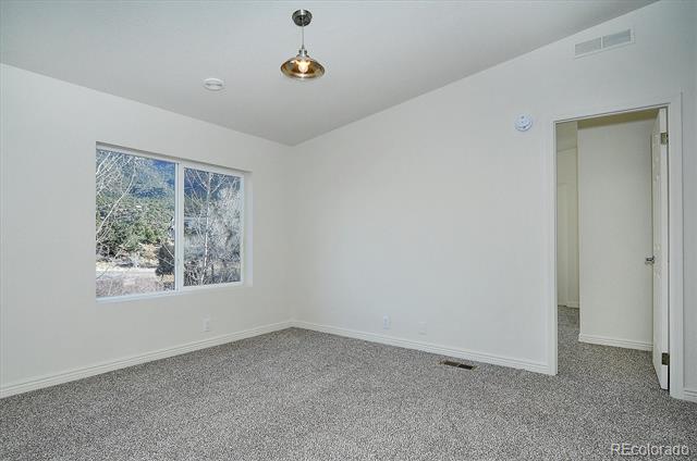 104 Creekside Court