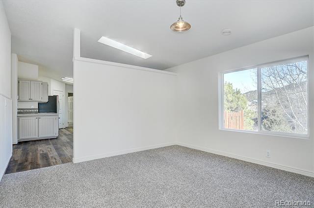 104 Creekside Court