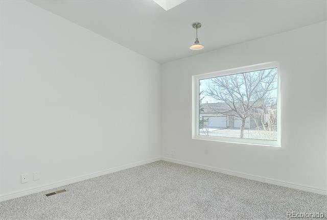 104 Creekside Court